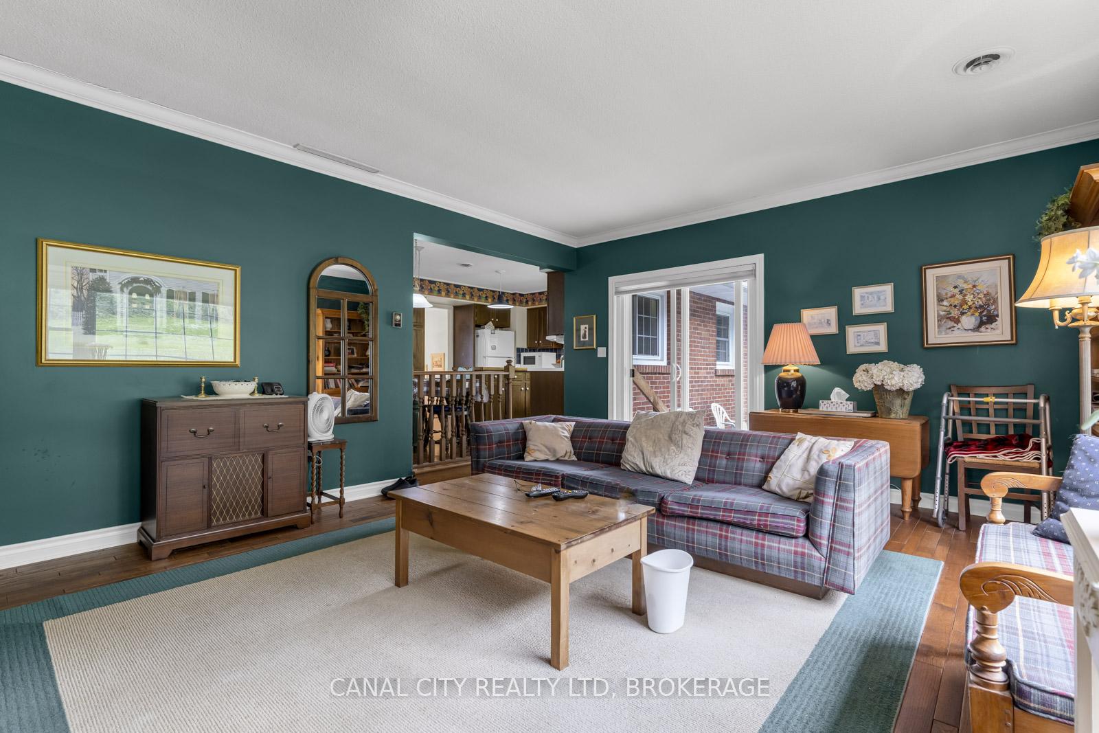 Photo 11 of 63 Mountain Street, St. Catharines, Burleigh Hill — HOMEH