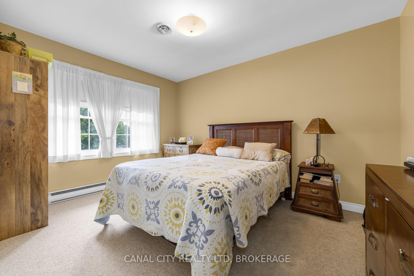Photo 14 of 63 Mountain Street, St. Catharines, Burleigh Hill — HOMEH