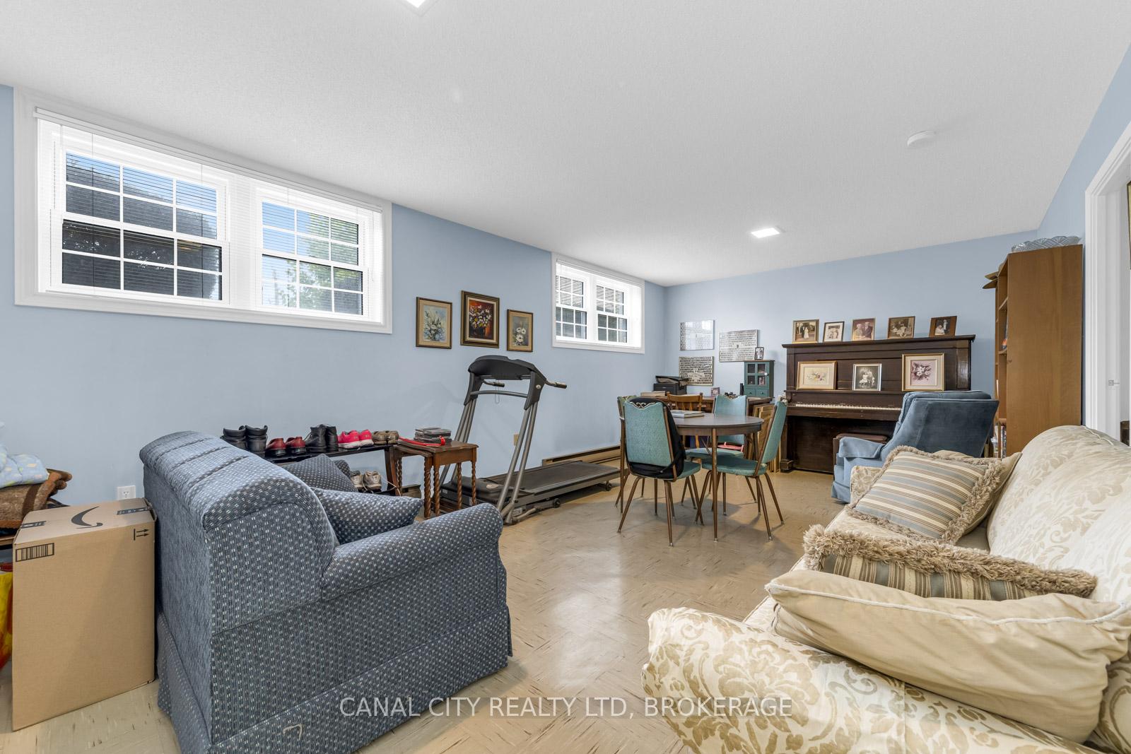 Photo 19 of 63 Mountain Street, St. Catharines, Burleigh Hill — HOMEH