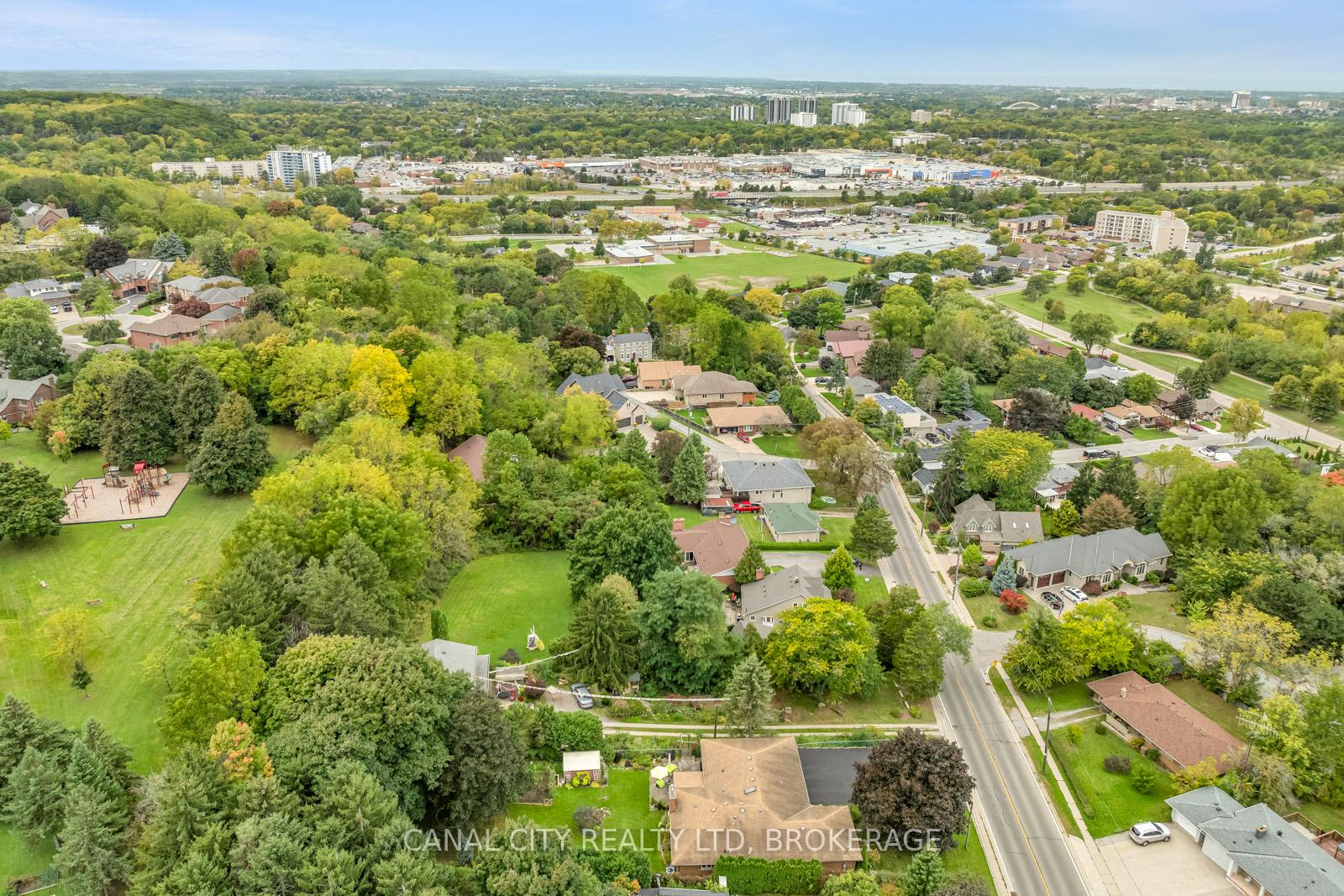 Photo 31 of 63 Mountain Street, St. Catharines, Burleigh Hill — HOMEH