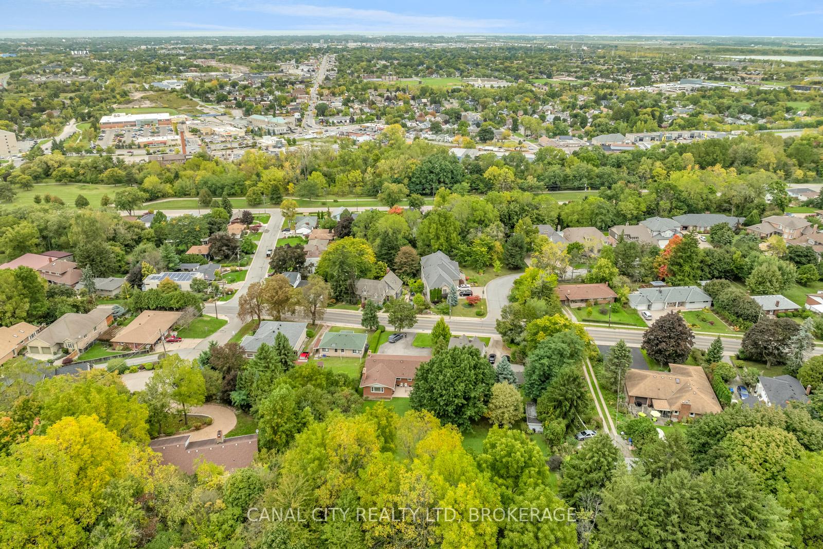 Photo 33 of 63 Mountain Street, St. Catharines, Burleigh Hill — HOMEH