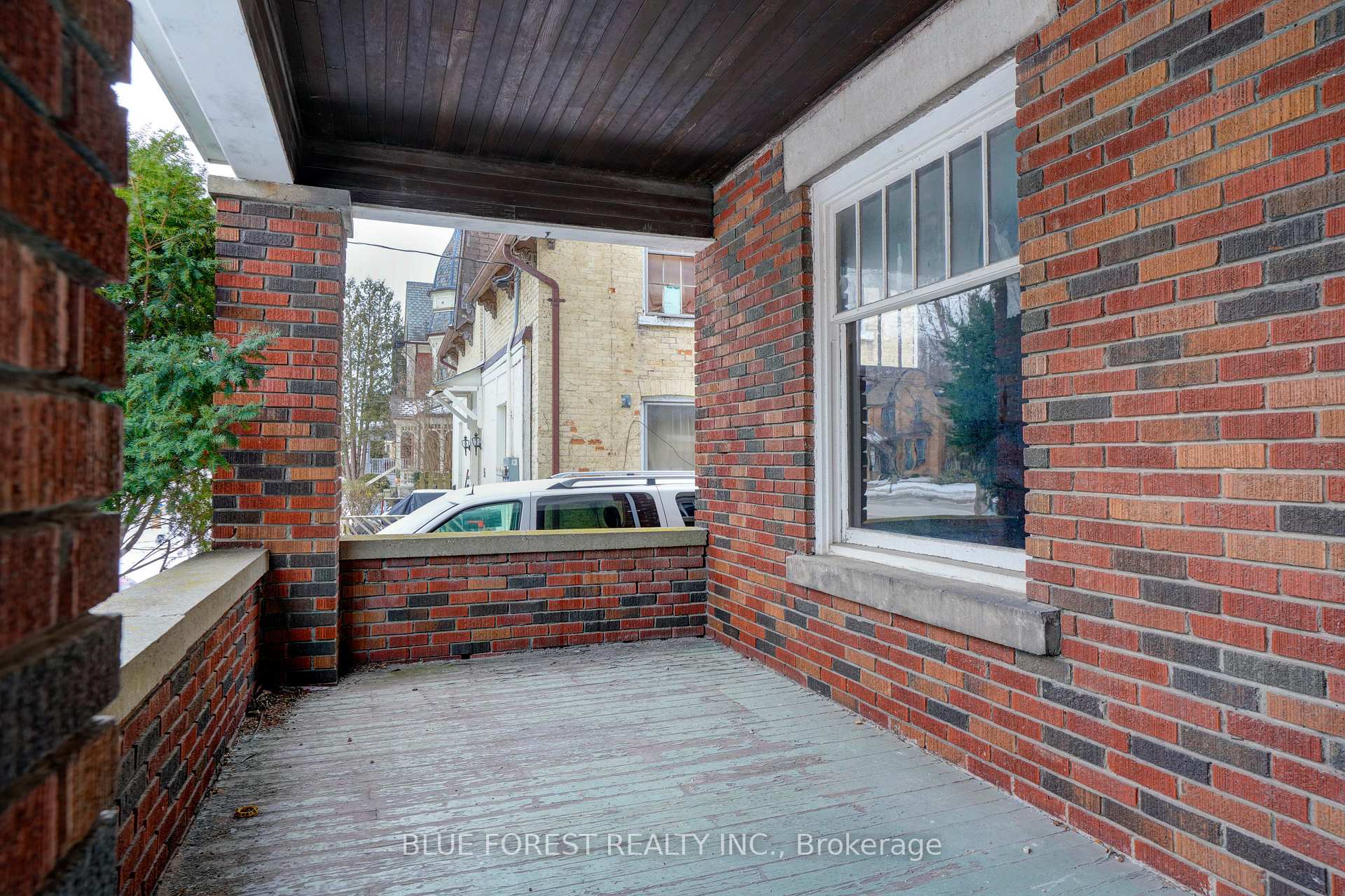 Photo 2 of 94 Wellington Street, St. Thomas — HOMEH