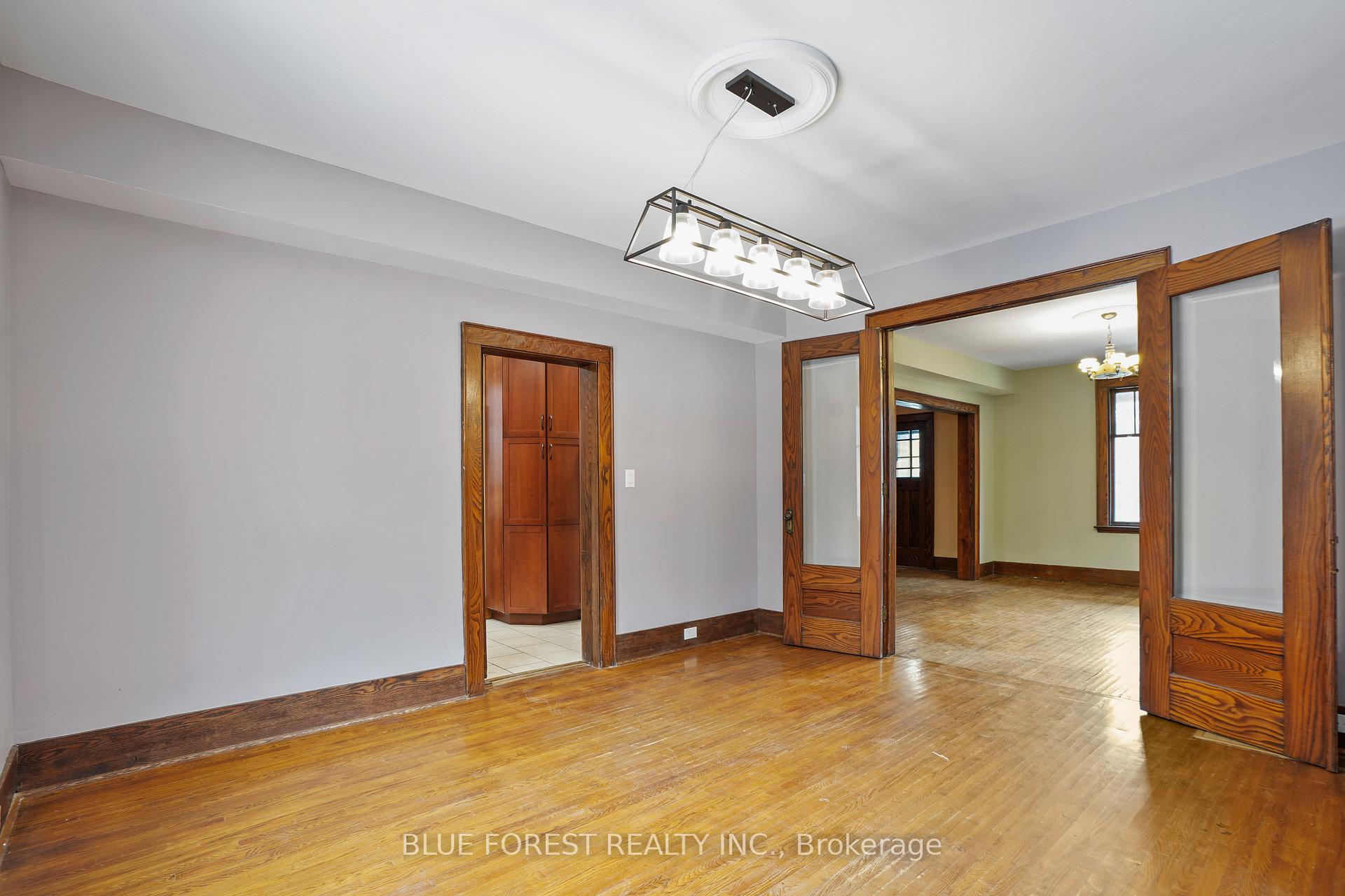 Photo 5 of 94 Wellington Street, St. Thomas — HOMEH