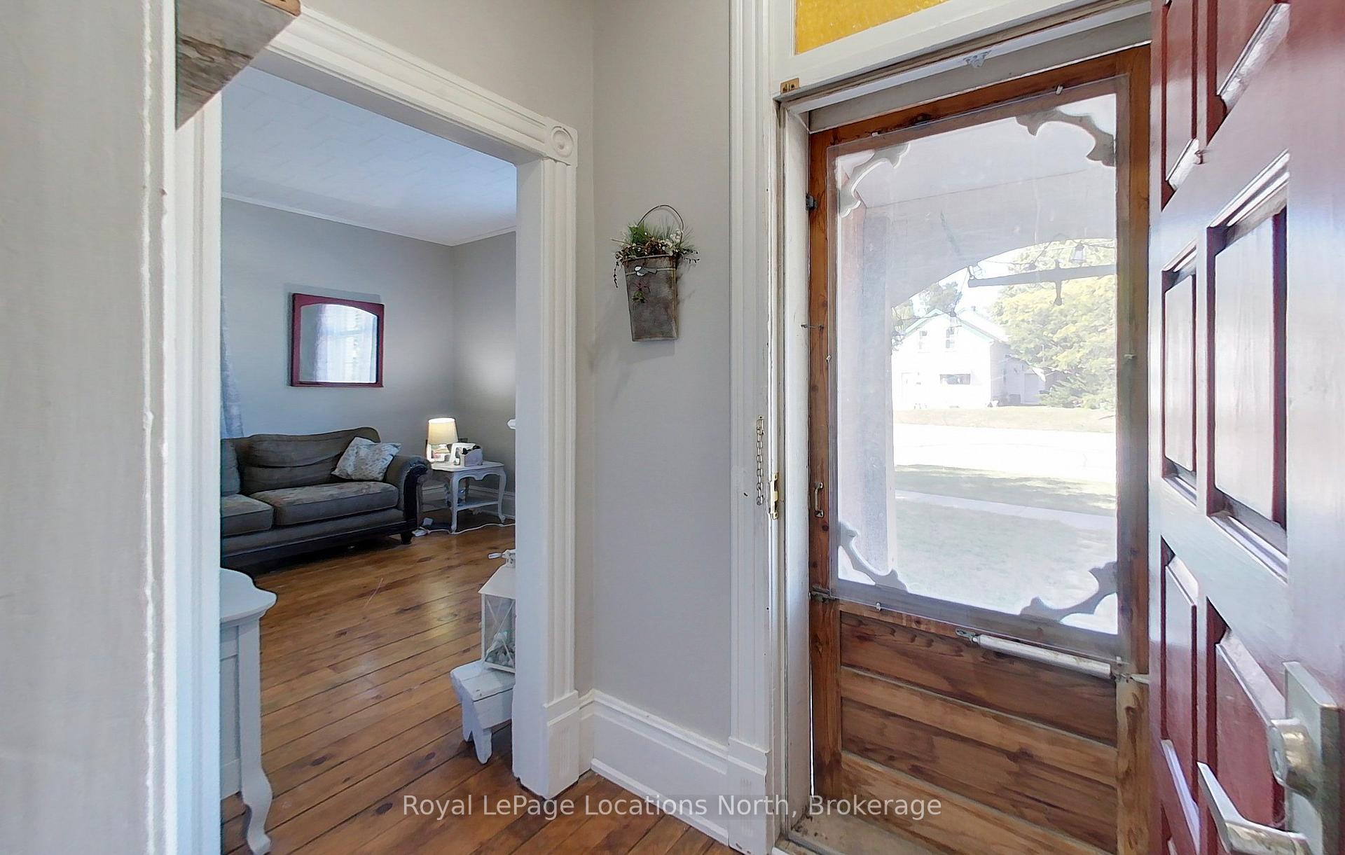Photo 5 of 523 Hurontario Street, Collingwood — HOMEH