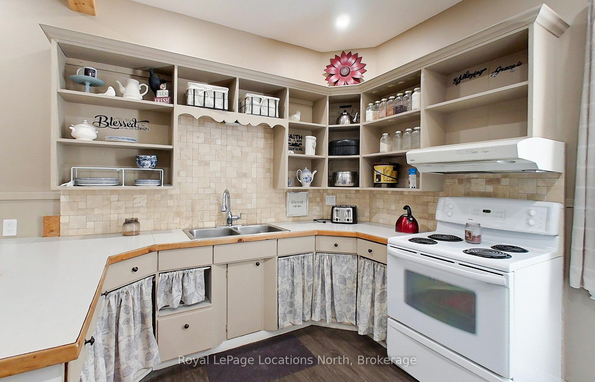 Photo 16 of 523 Hurontario Street, Collingwood — HOMEH
