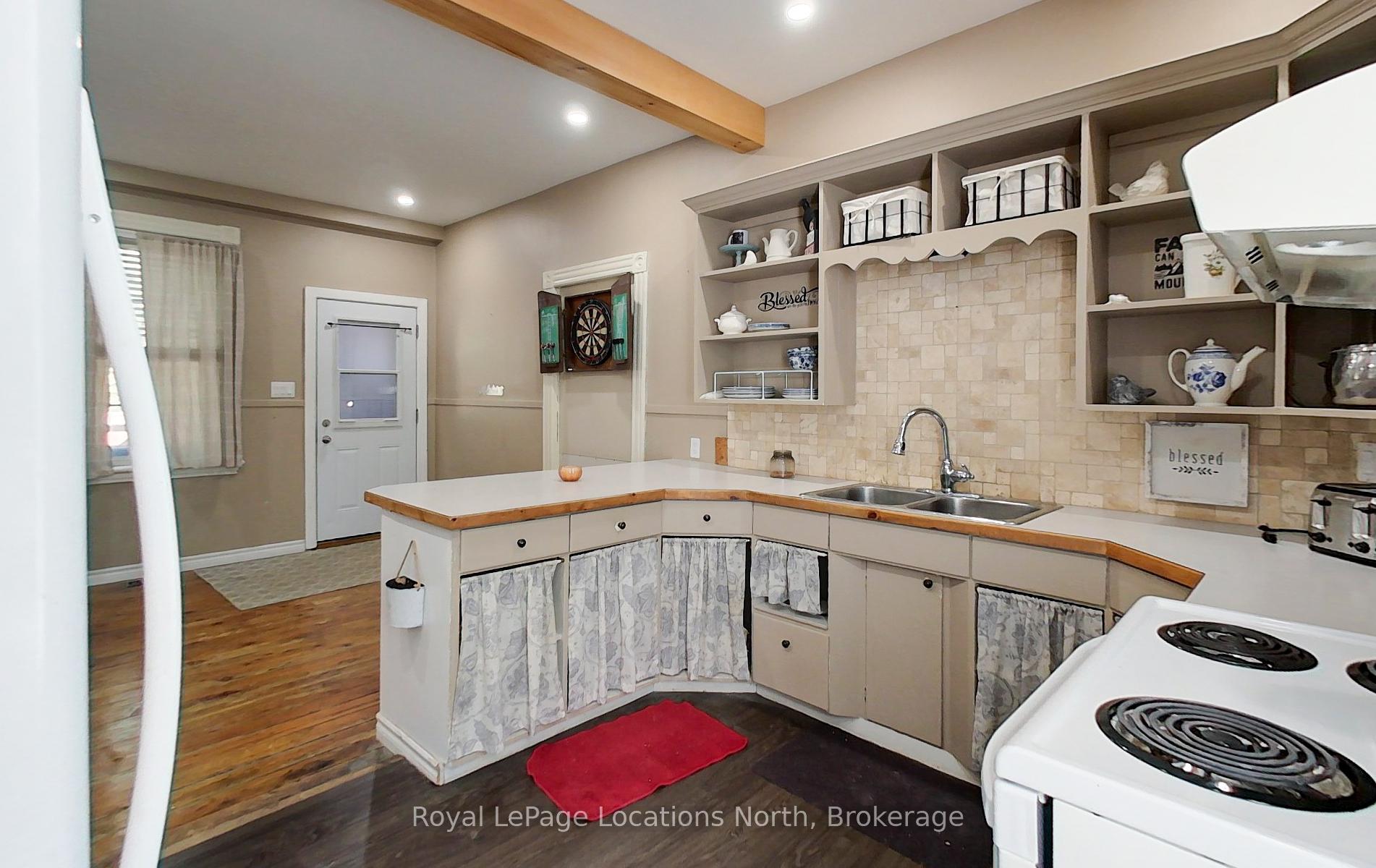 Photo 11 of 523 Hurontario Street, Collingwood — HOMEH