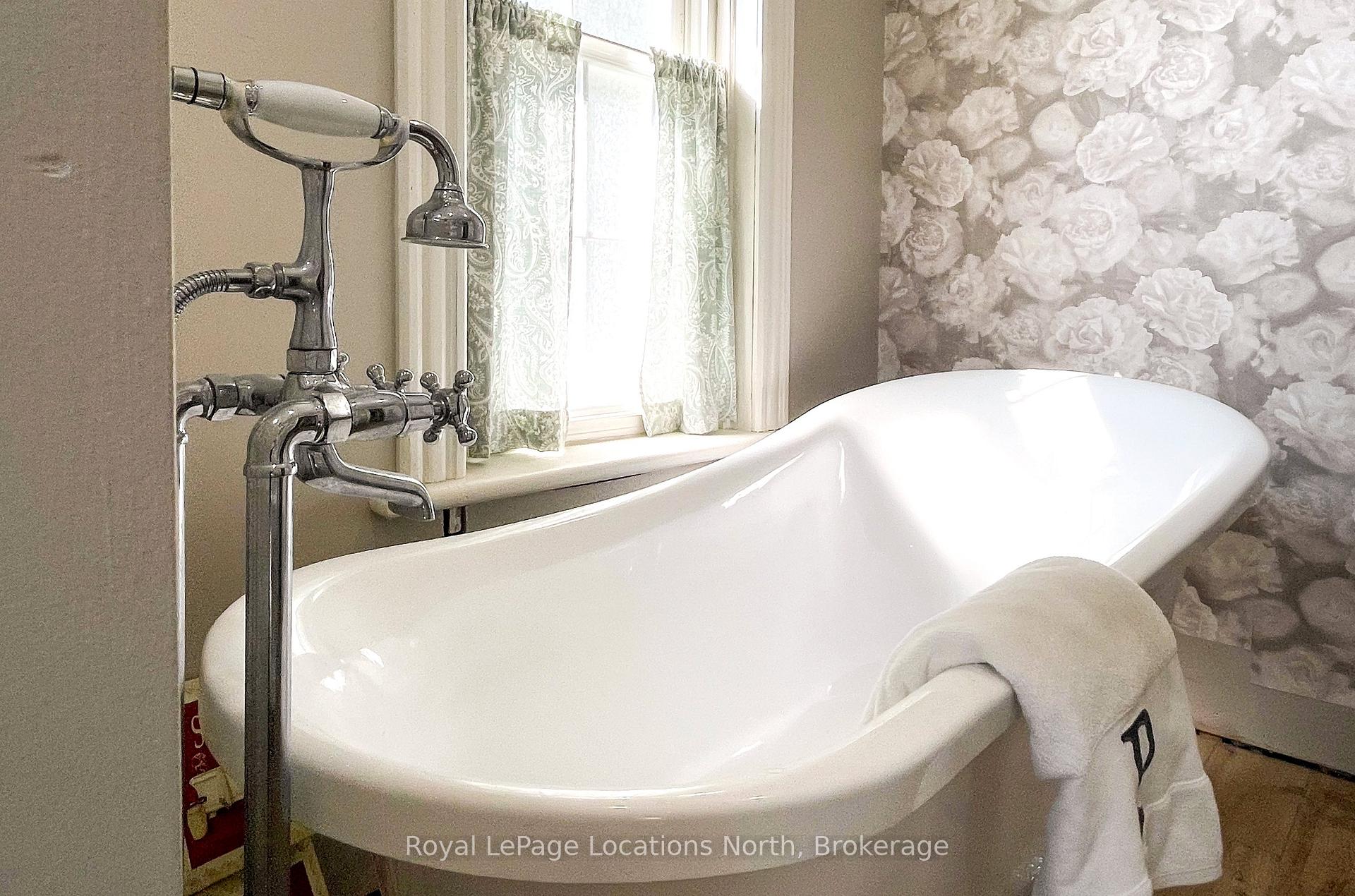 Photo 40 of 523 Hurontario Street, Collingwood — HOMEH