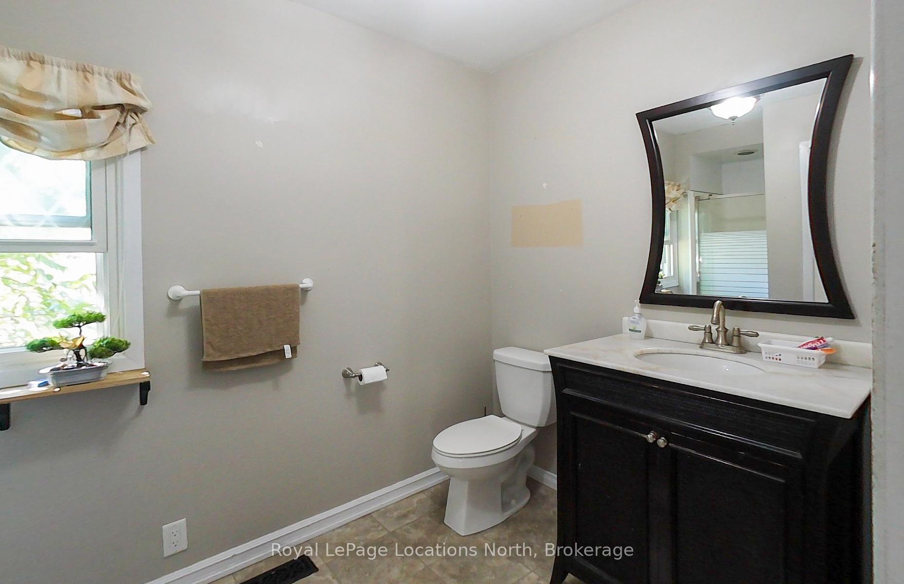 Photo 33 of 523 Hurontario Street, Collingwood — HOMEH
