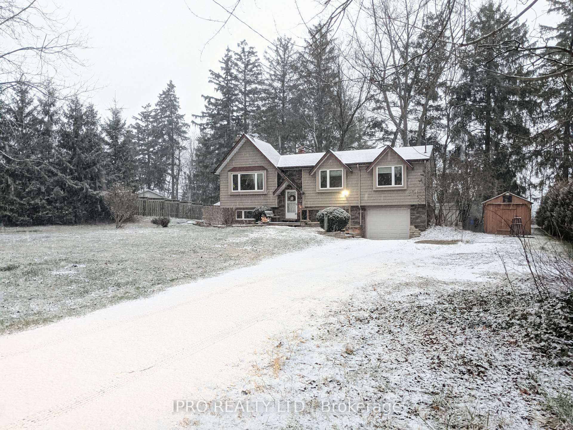 Photo 2 of 2607 Norman Road, Hamilton, Rural Flamborough — HOMEH