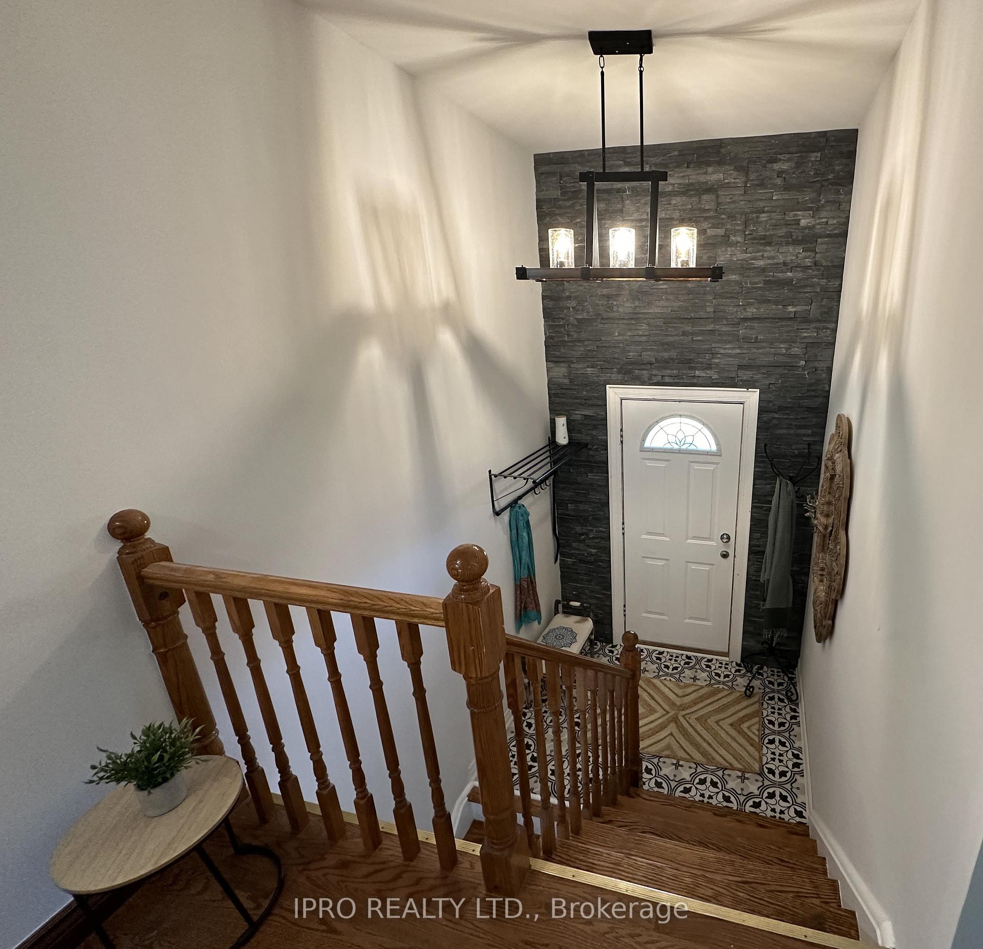 Photo 5 of 2607 Norman Road, Hamilton, Rural Flamborough — HOMEH