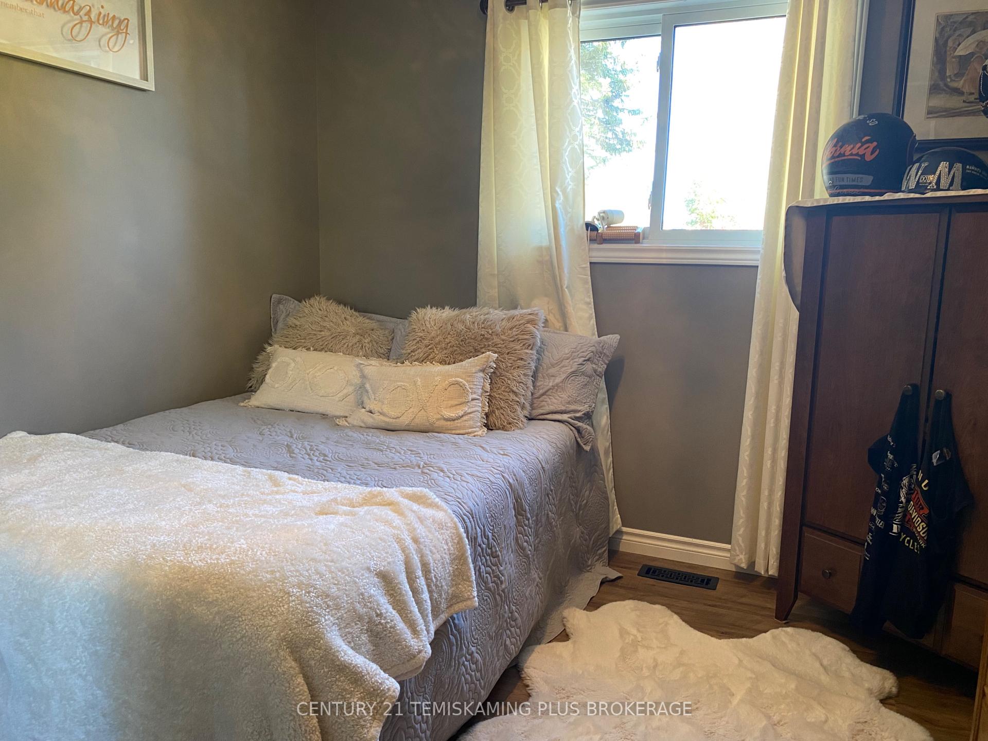 Photo 24 of 49 Galena Street, Cobalt — HOMEH