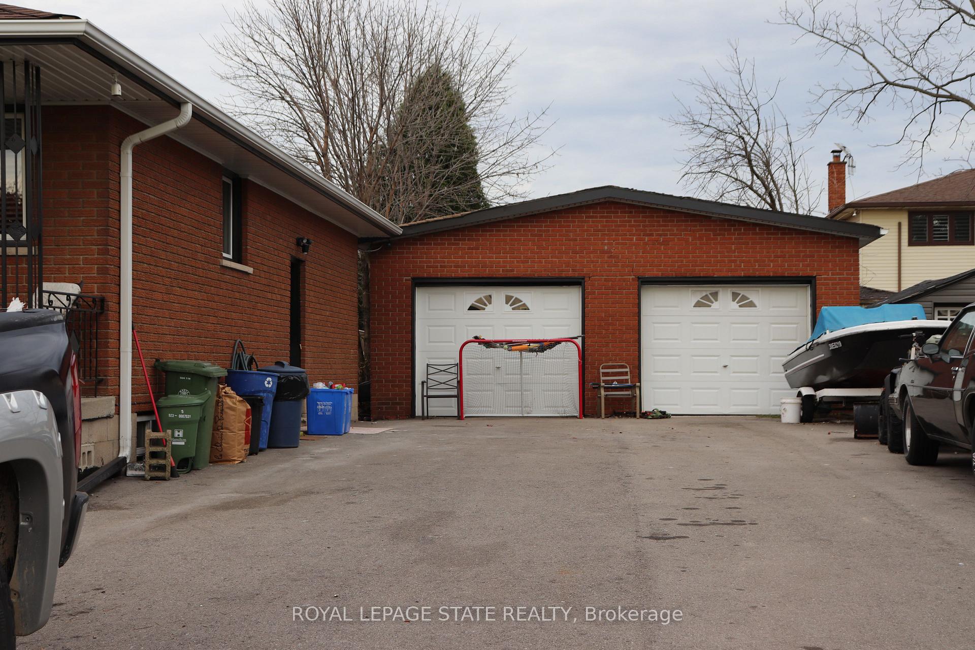 Photo 2 of 701 Limeridge Road E, Hamilton, Lawfield — HOMEH