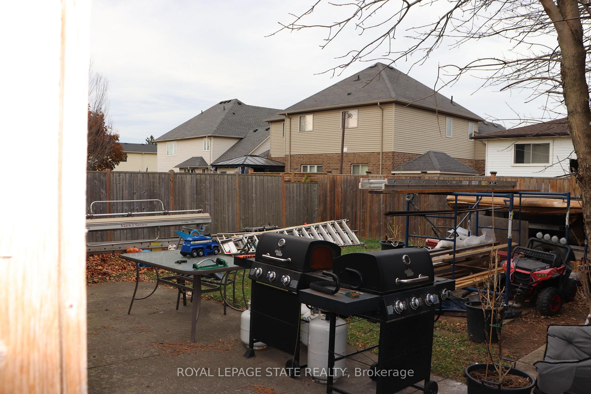 Photo 3 of 701 Limeridge Road E, Hamilton, Lawfield — HOMEH