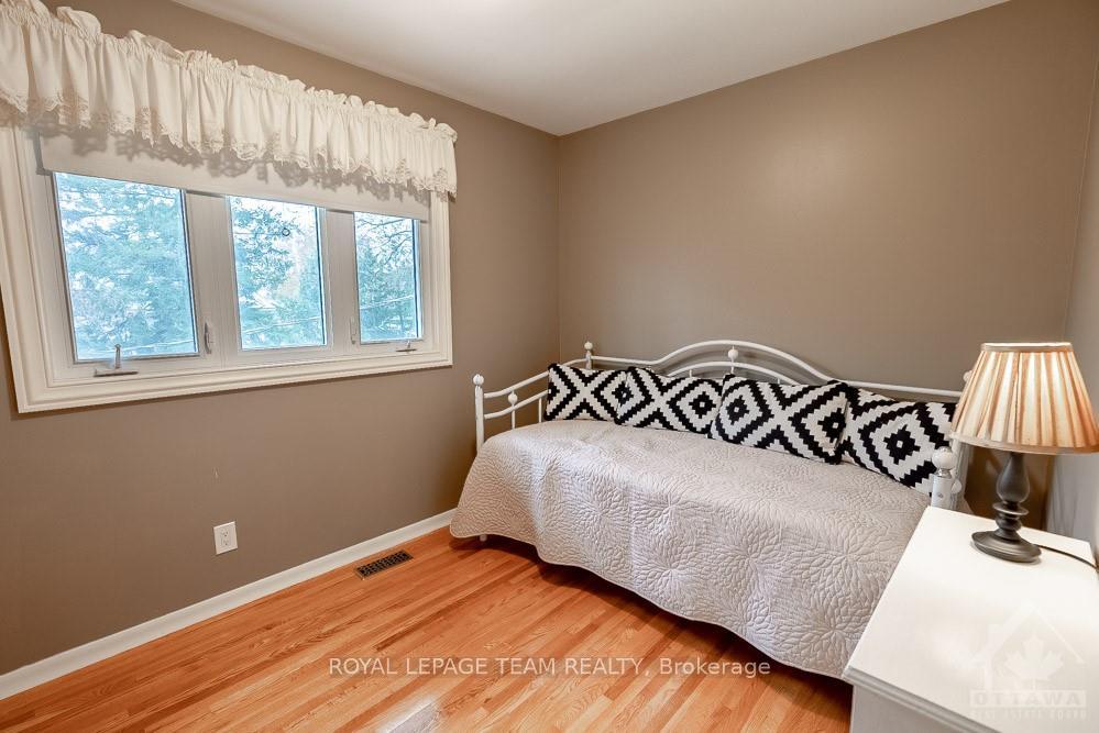 Photo 20 of 73 Aero Drive, Ottawa, Lakeview Park — HOMEH