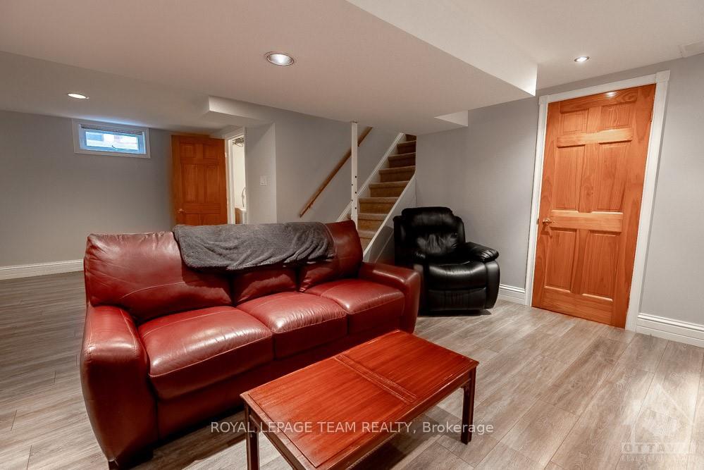Photo 22 of 73 Aero Drive, Ottawa, Lakeview Park — HOMEH