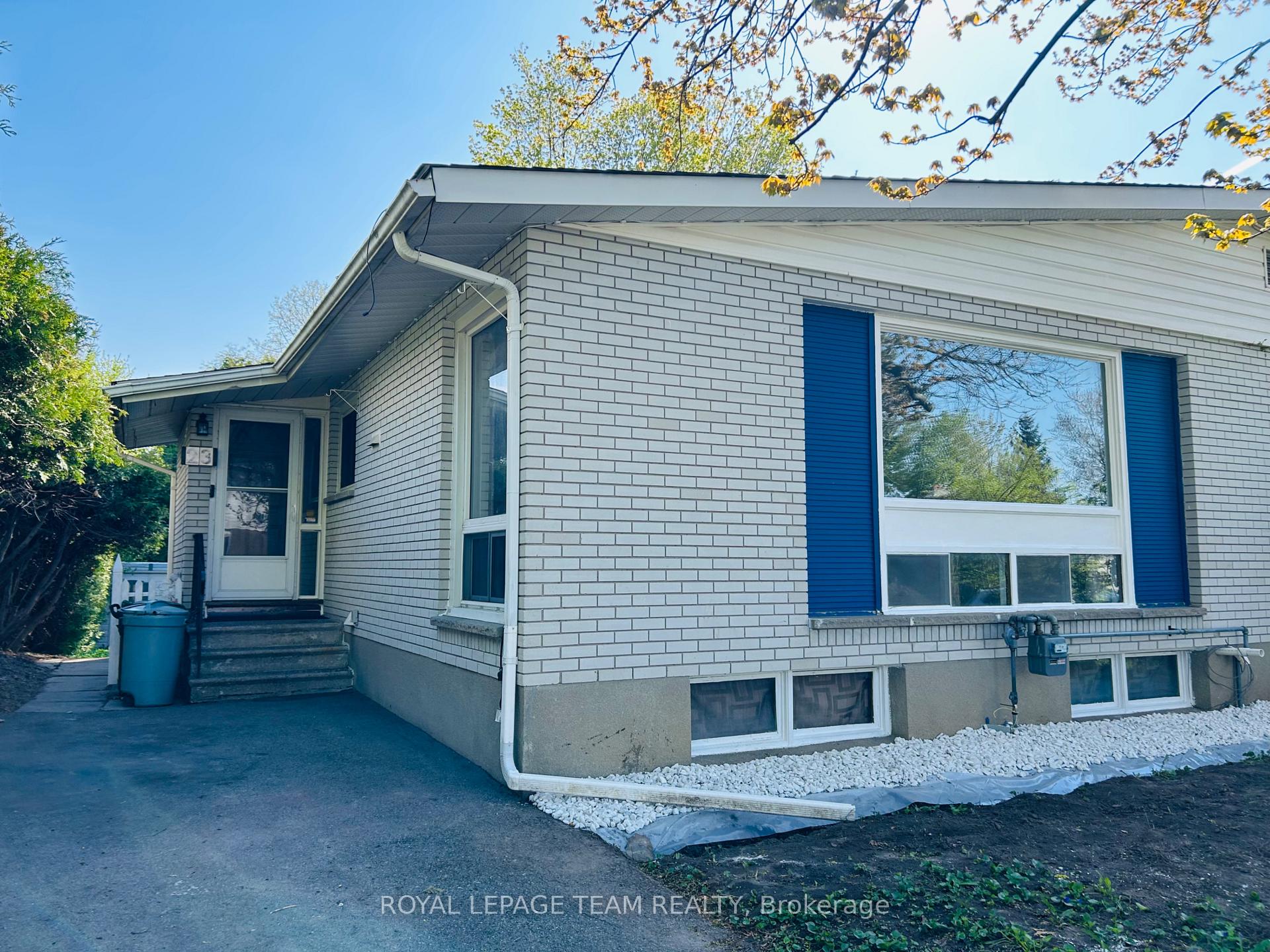 Photo 4 of 23 Southview Crescent, Ottawa, Borden Farm/Stewart Farm/Carleton Heights/Parkwood Hills — HOMEH