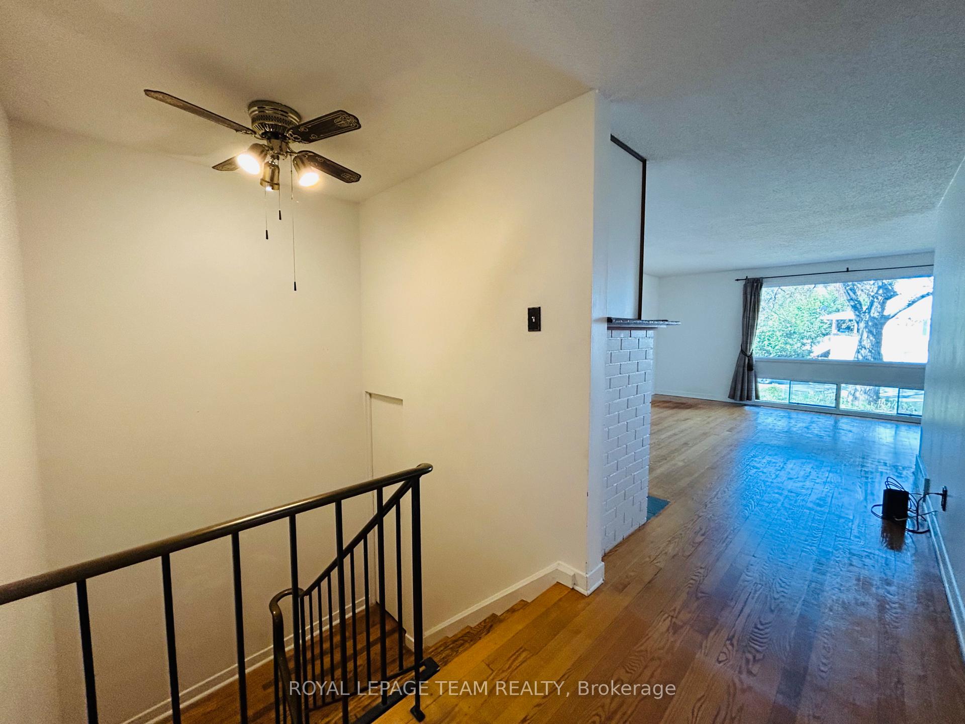 Photo 5 of 23 Southview Crescent, Ottawa, Borden Farm/Stewart Farm/Carleton Heights/Parkwood Hills — HOMEH