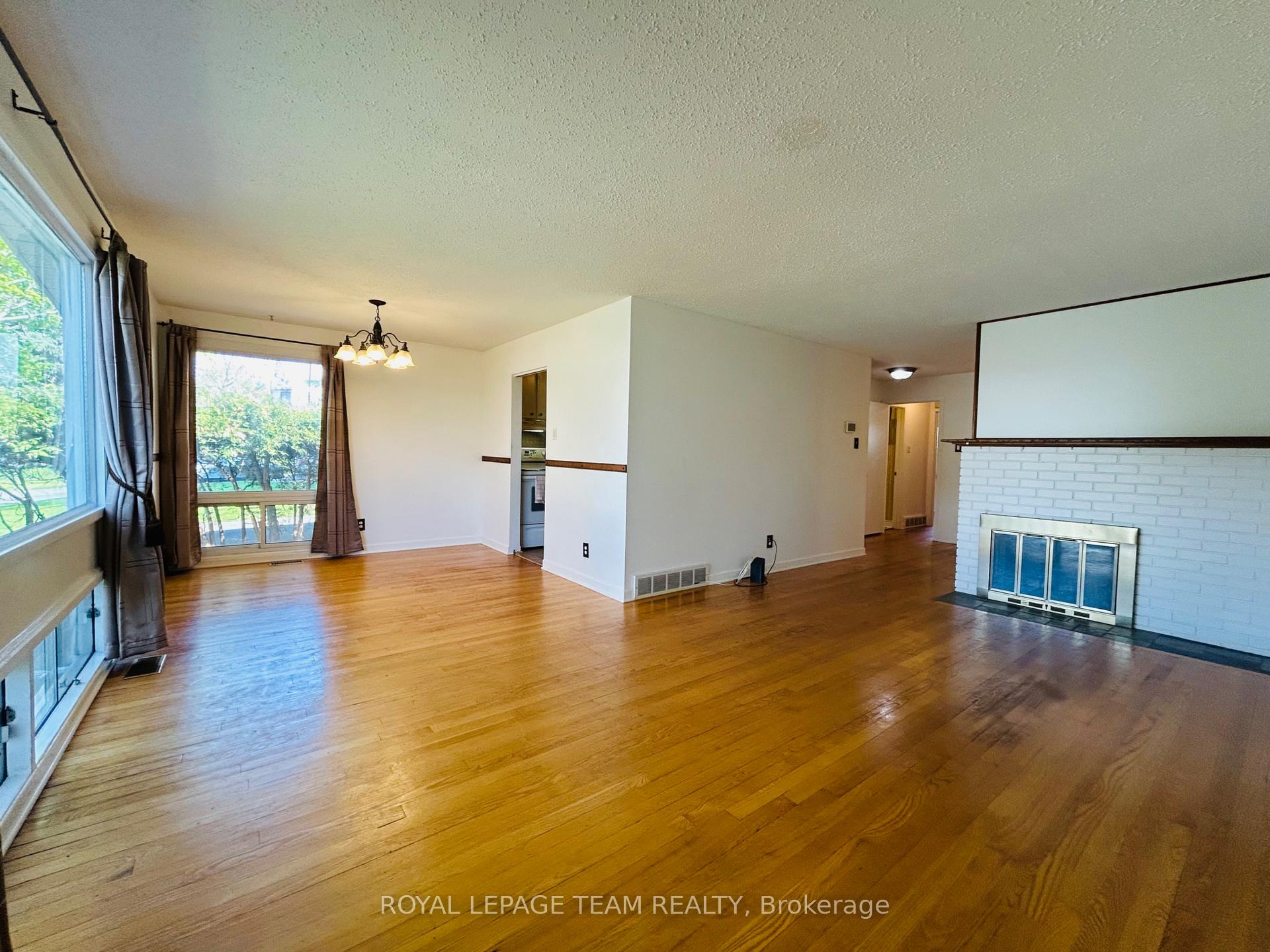 Photo 7 of 23 Southview Crescent, Ottawa, Borden Farm/Stewart Farm/Carleton Heights/Parkwood Hills — HOMEH