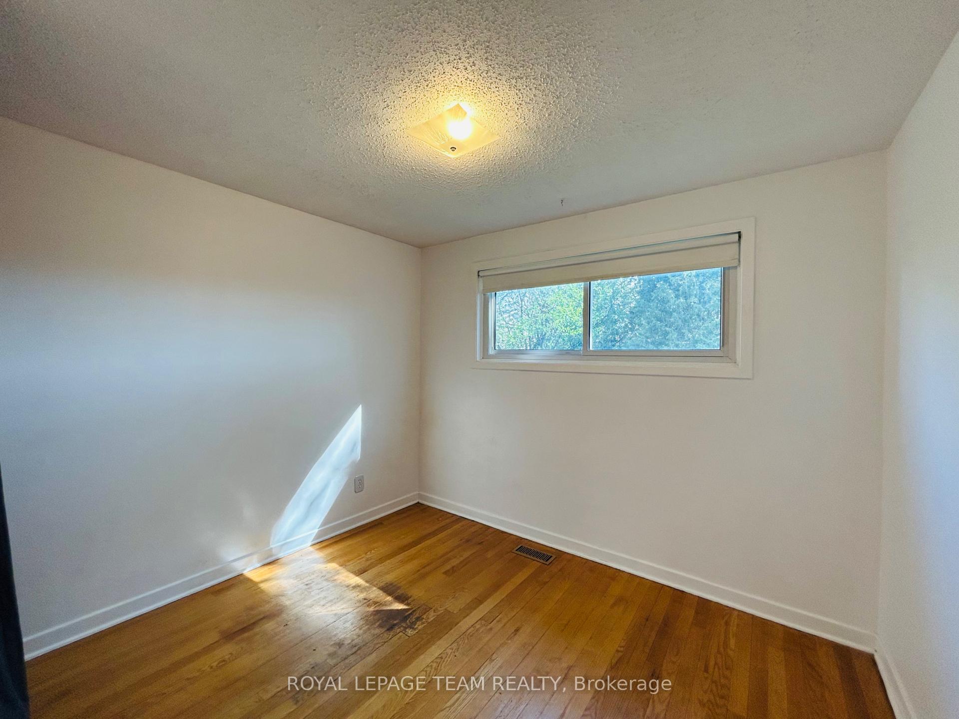 Photo 19 of 23 Southview Crescent, Ottawa, Borden Farm/Stewart Farm/Carleton Heights/Parkwood Hills — HOMEH
