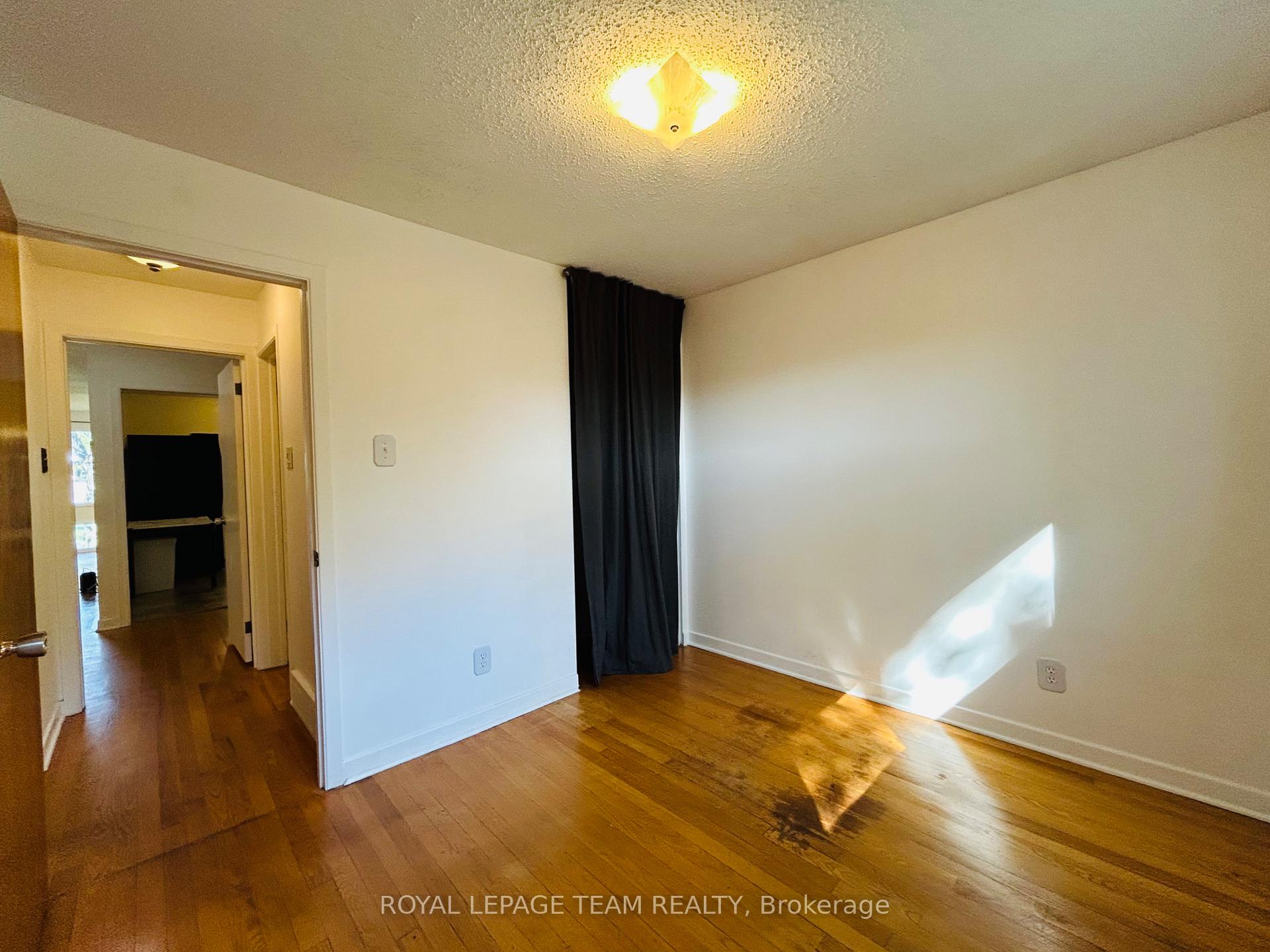 Photo 20 of 23 Southview Crescent, Ottawa, Borden Farm/Stewart Farm/Carleton Heights/Parkwood Hills — HOMEH