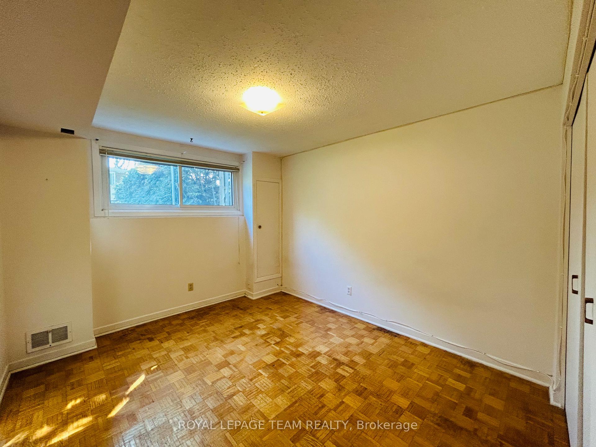 Photo 25 of 23 Southview Crescent, Ottawa, Borden Farm/Stewart Farm/Carleton Heights/Parkwood Hills — HOMEH