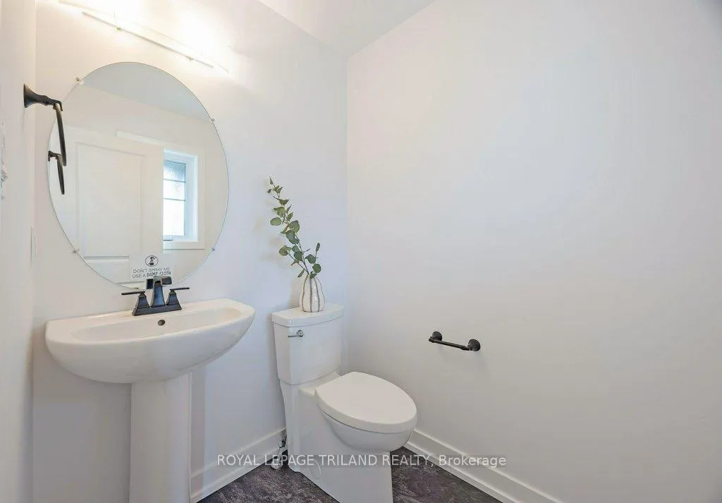 Photo 3 of 57 Silverleaf Path, St. Thomas — HOMEH