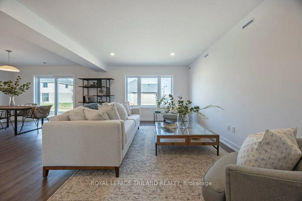 Photo 4 of 57 Silverleaf Path, St. Thomas — HOMEH