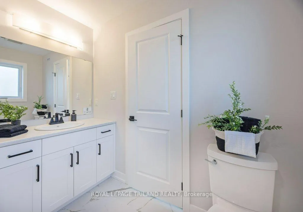 Photo 23 of 57 Silverleaf Path, St. Thomas — HOMEH