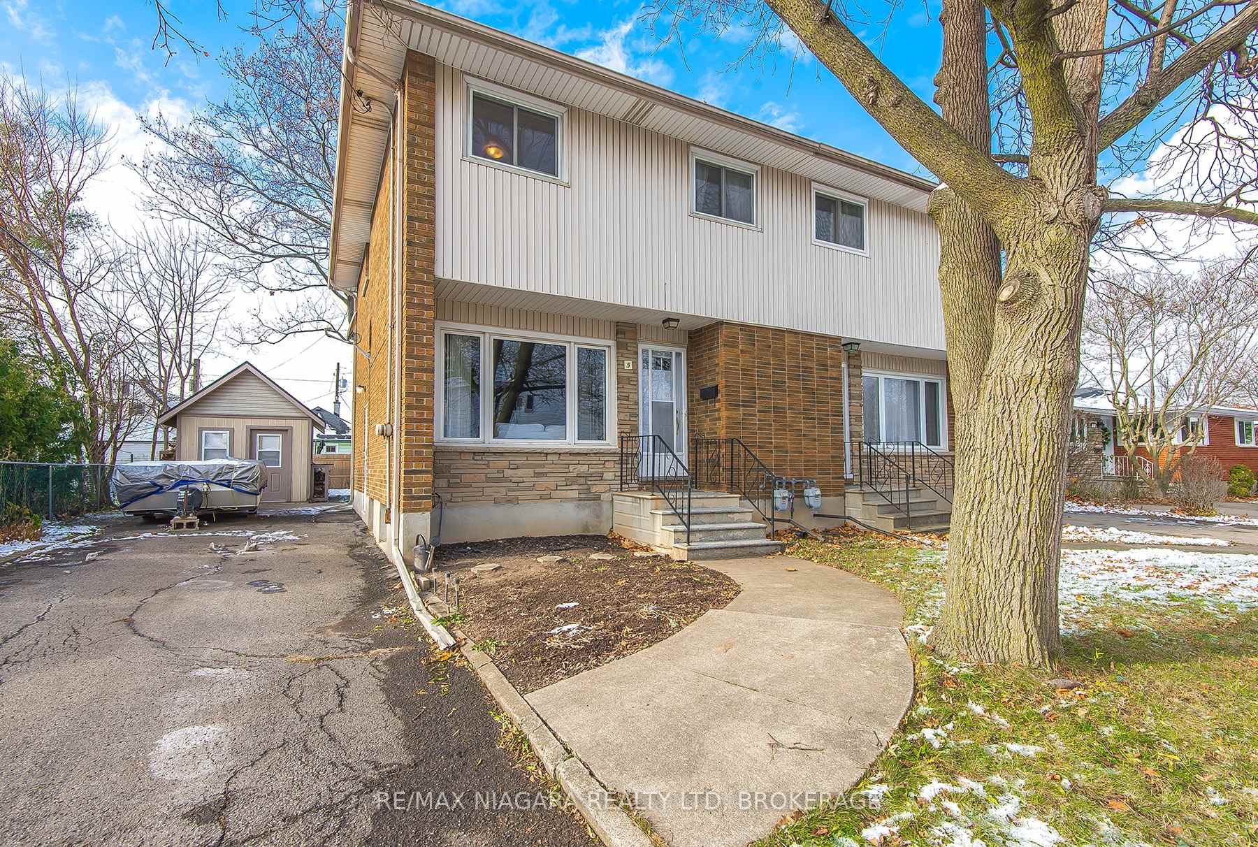 Front of 5 Glen Avenue