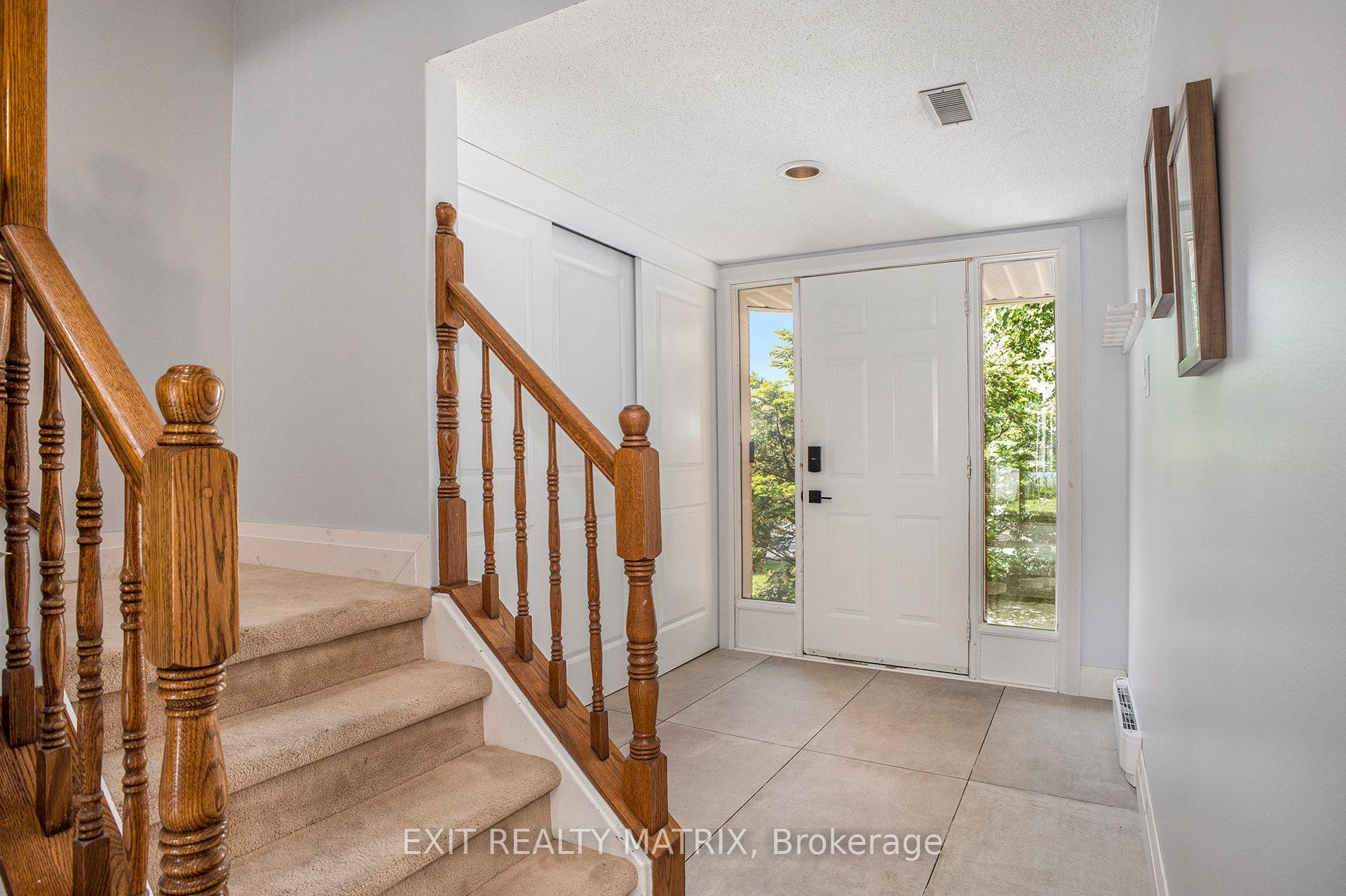 Photo 6 of 23 Weybridge Drive, Ottawa, Barrhaven - Cedargrove/Fraserdale — HOMEH