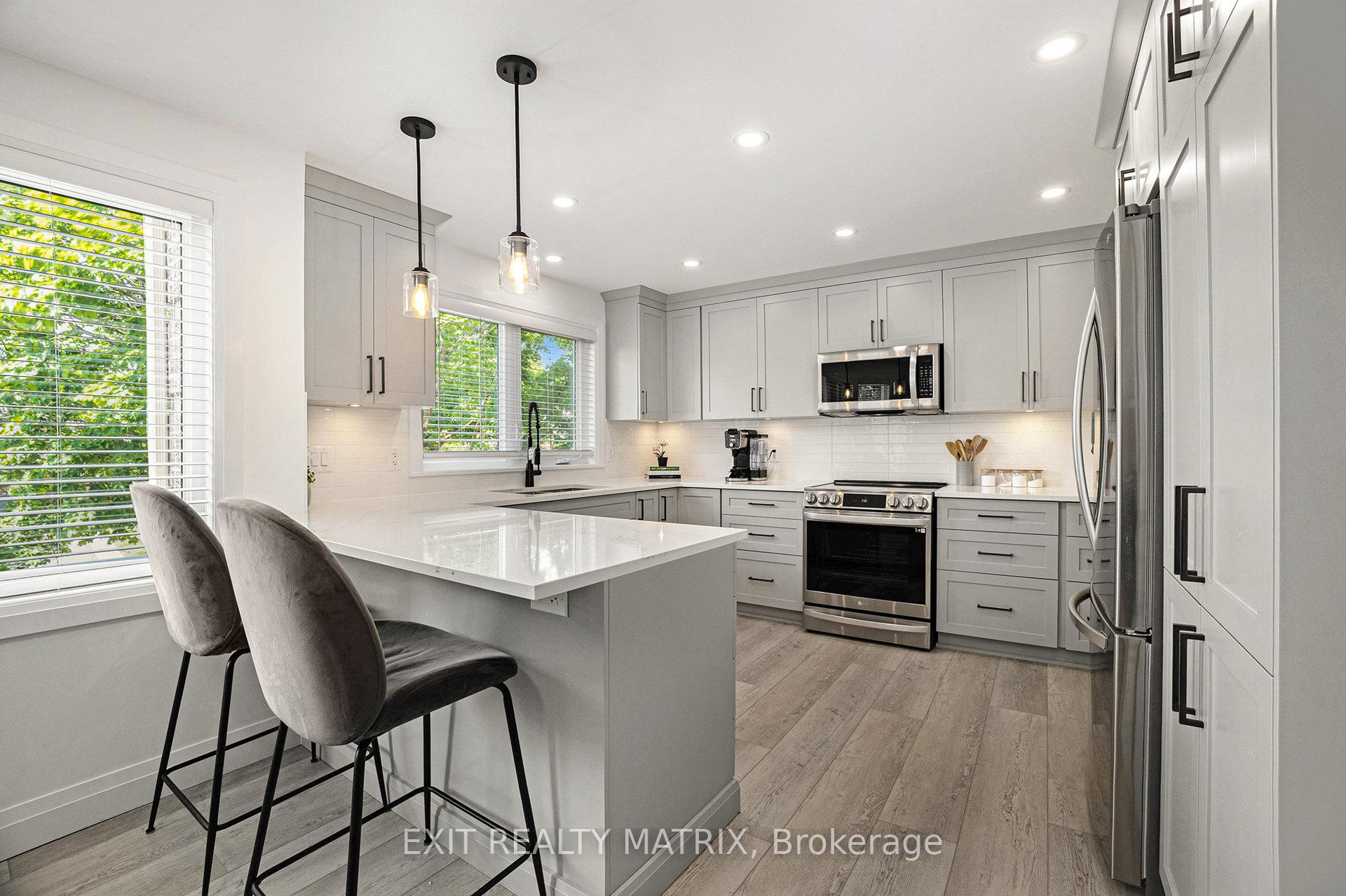 Photo 17 of 23 Weybridge Drive, Ottawa, Barrhaven - Cedargrove/Fraserdale — HOMEH
