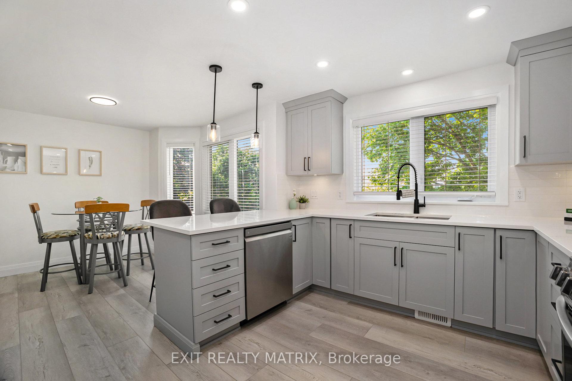 Photo 19 of 23 Weybridge Drive, Ottawa, Barrhaven - Cedargrove/Fraserdale — HOMEH