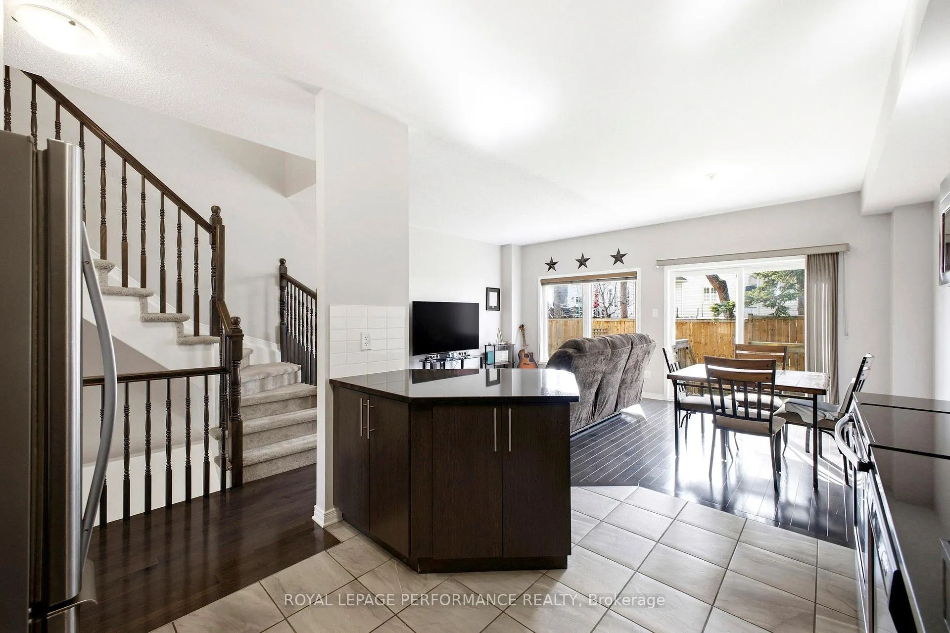 Photo 9 of 15 Dundalk Private, Ottawa, Barrhaven - Stonebridge — HOMEH