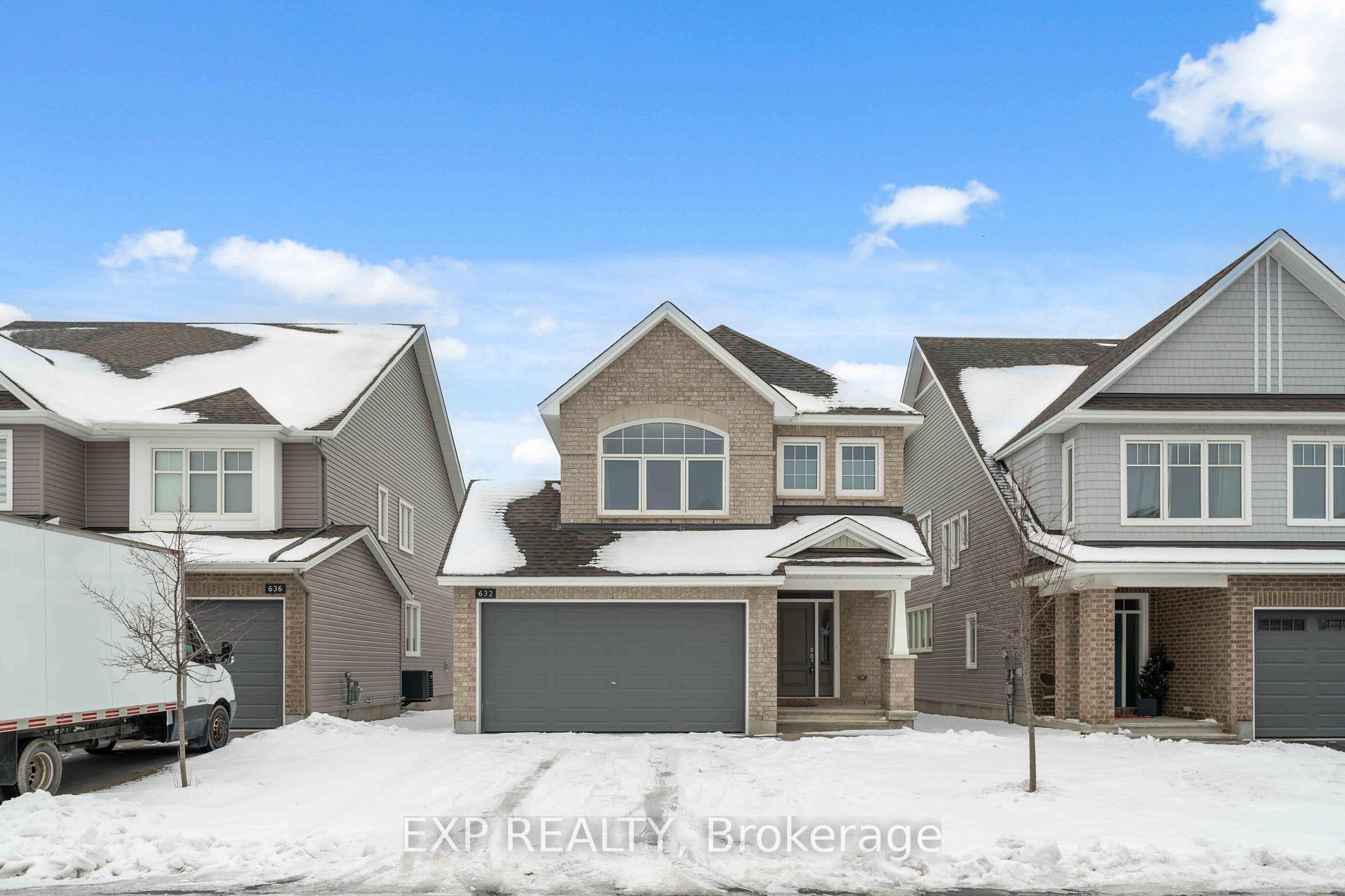Front of 632 Moonflower Crescent S
