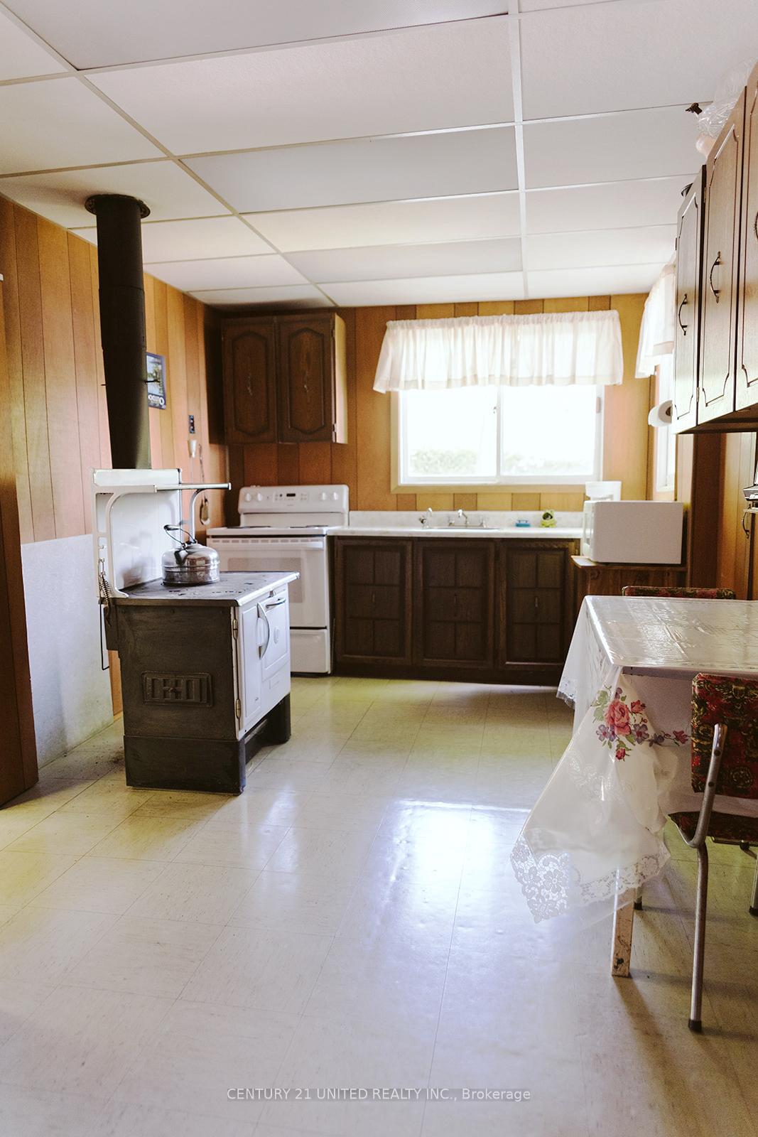 Photo 18 of 406 Carveths Marina Road, Douro-Dummer — HOMEH