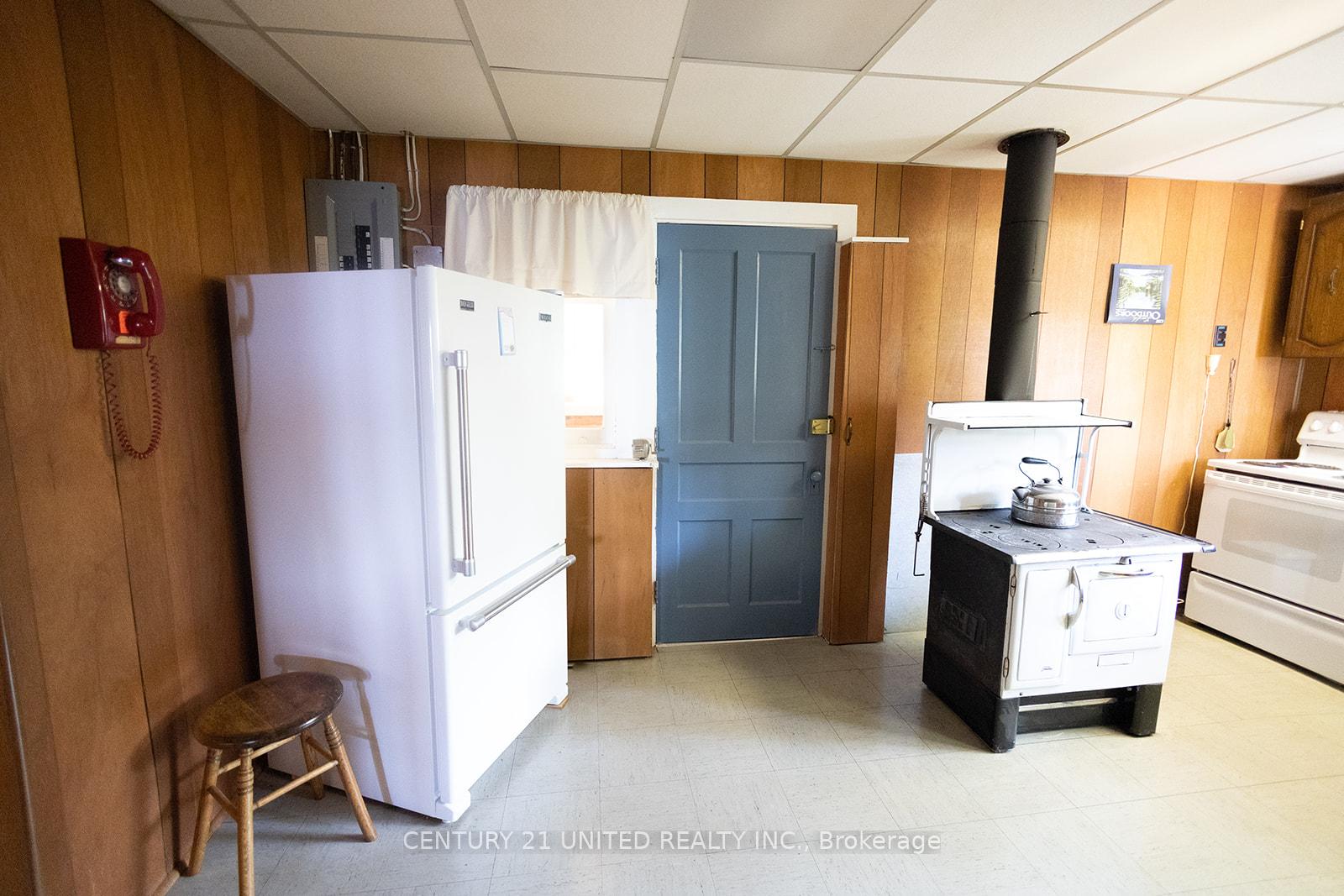 Photo 20 of 406 Carveths Marina Road, Douro-Dummer — HOMEH