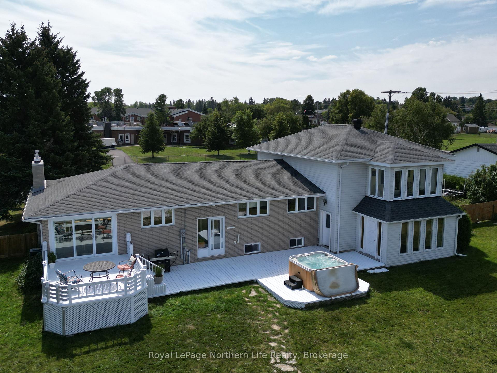 Photo 3 of 251 Lawlor Street, Temiskaming Shores, Haileybury — HOMEH