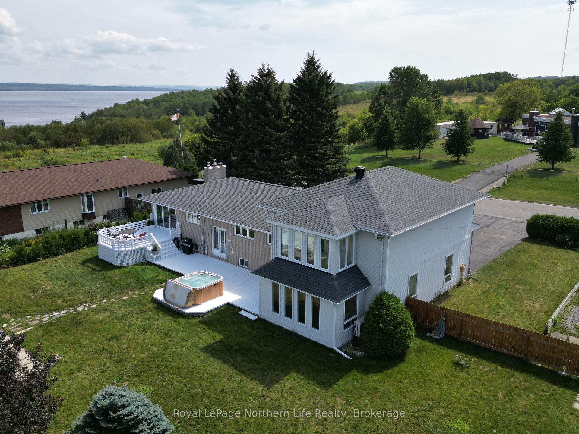 Photo 4 of 251 Lawlor Street, Temiskaming Shores, Haileybury — HOMEH