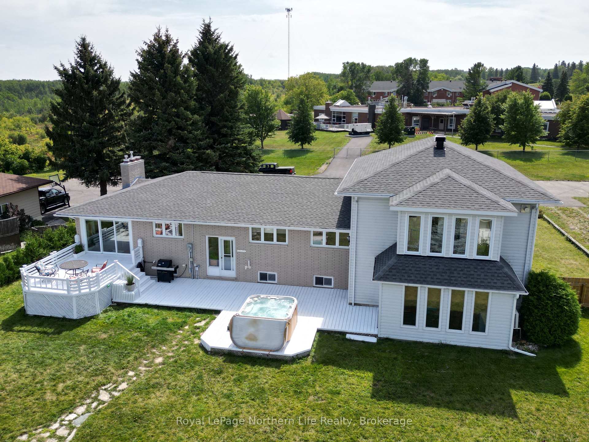 Photo 5 of 251 Lawlor Street, Temiskaming Shores, Haileybury — HOMEH
