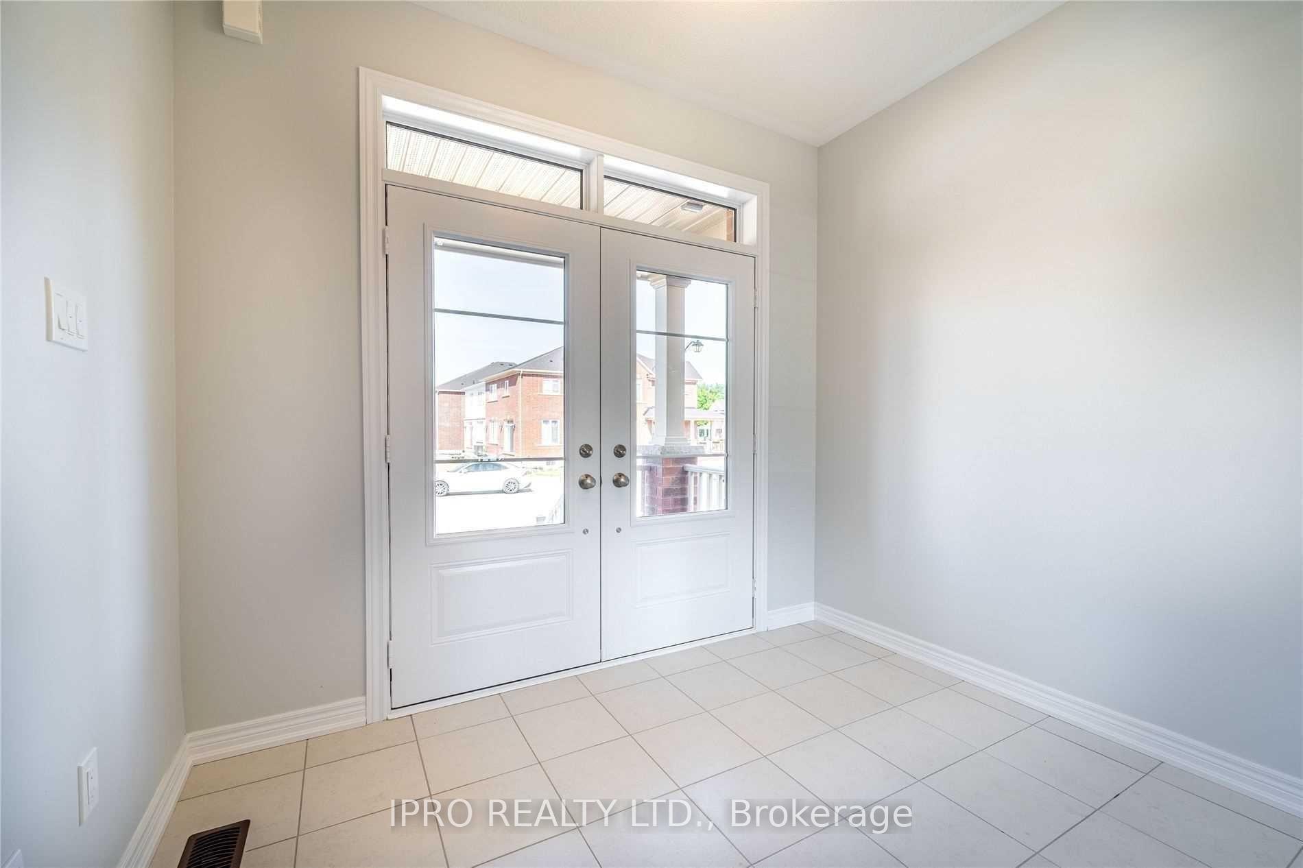 Photo 2 of 23 Attlebery Crescent, Brant, Paris — HOMEH