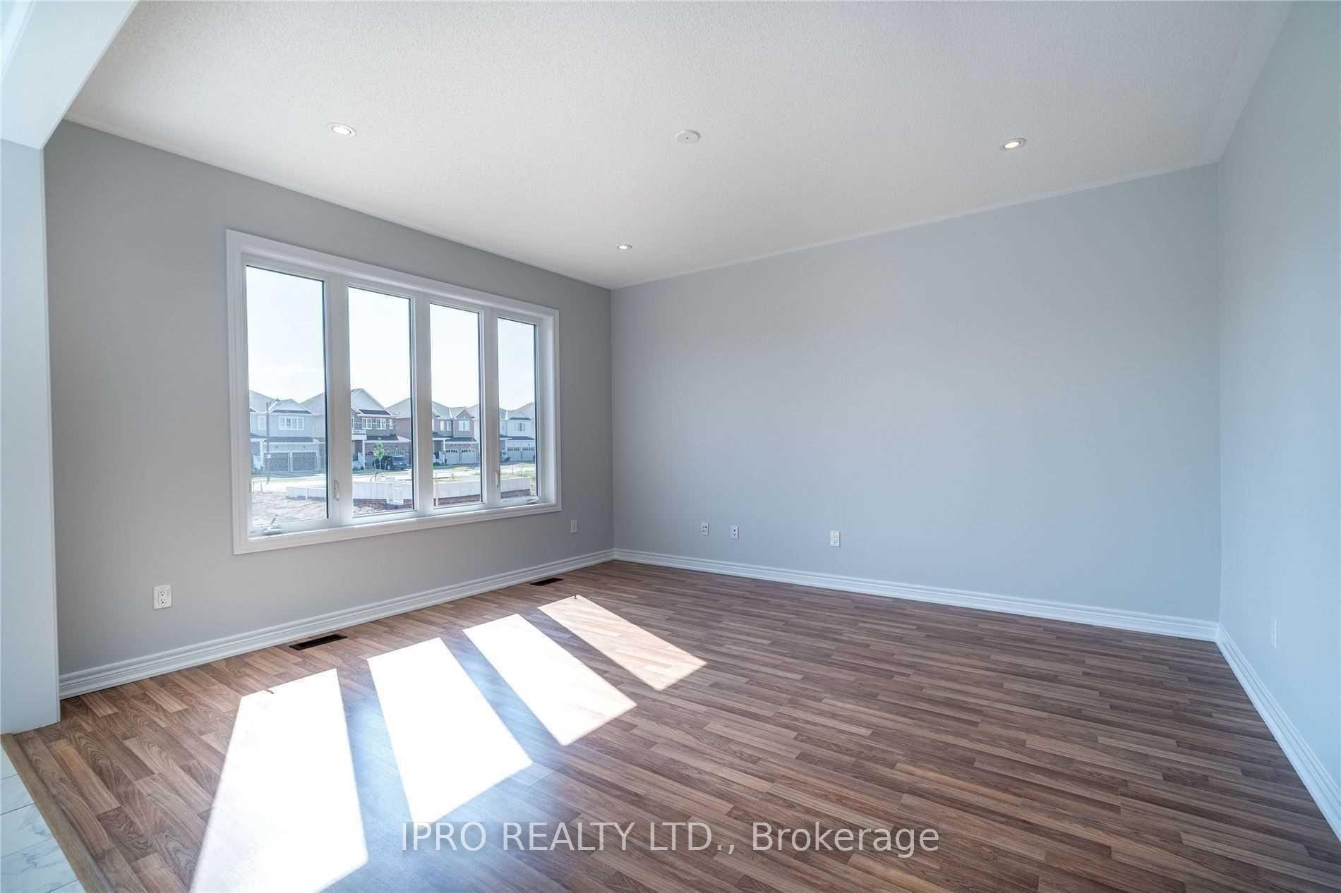 Photo 8 of 23 Attlebery Crescent, Brant, Paris — HOMEH