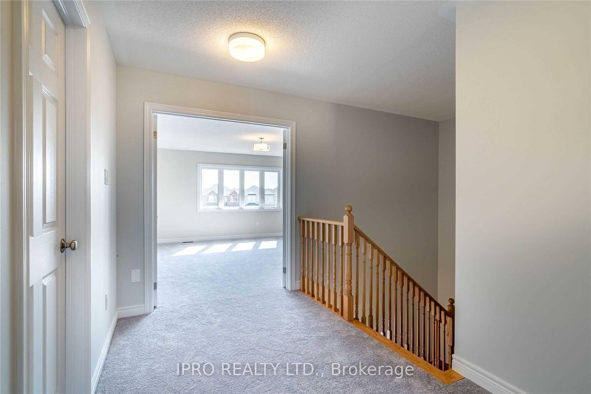 Photo 10 of 23 Attlebery Crescent, Brant, Paris — HOMEH