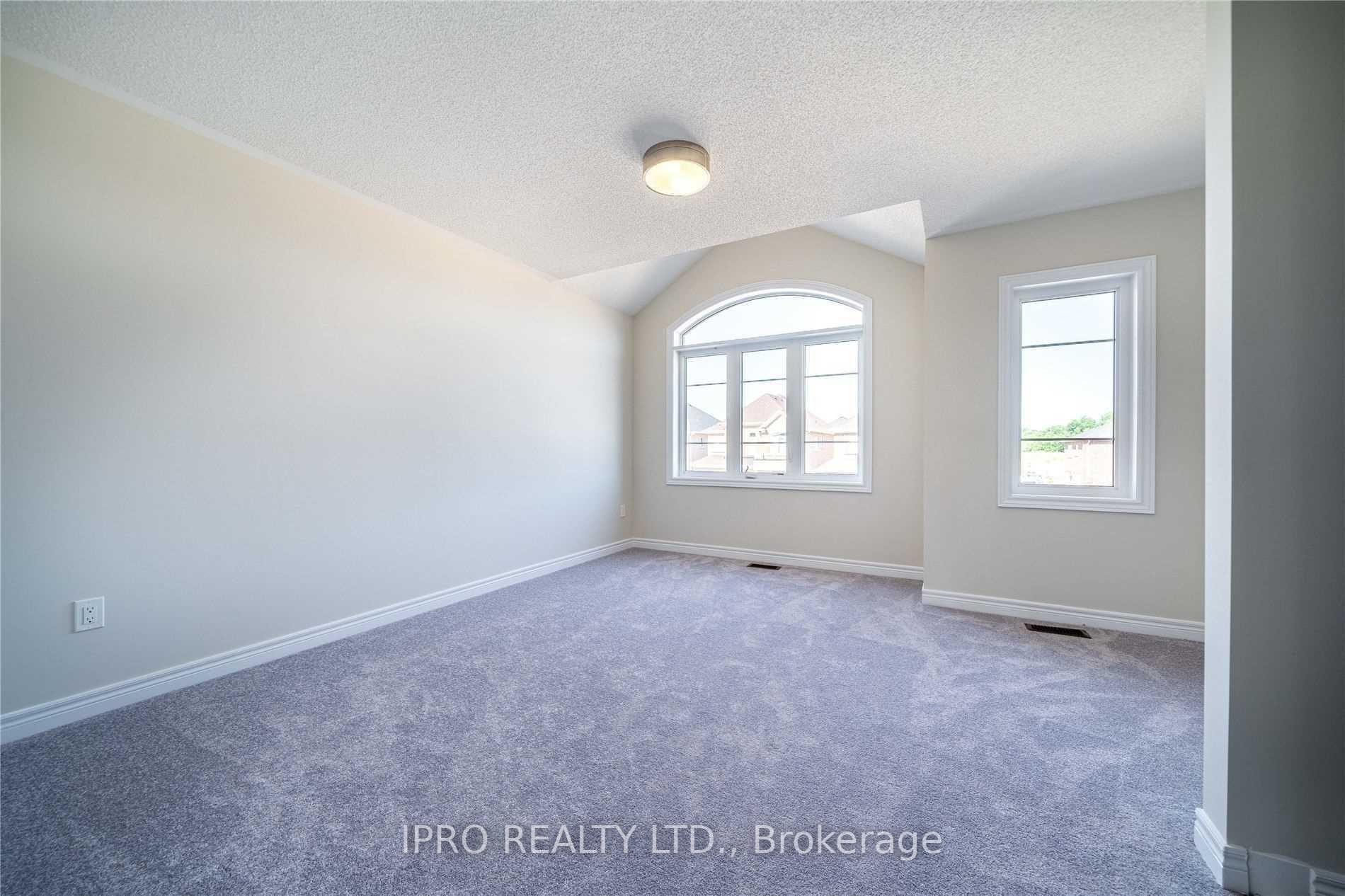 Photo 15 of 23 Attlebery Crescent, Brant, Paris — HOMEH