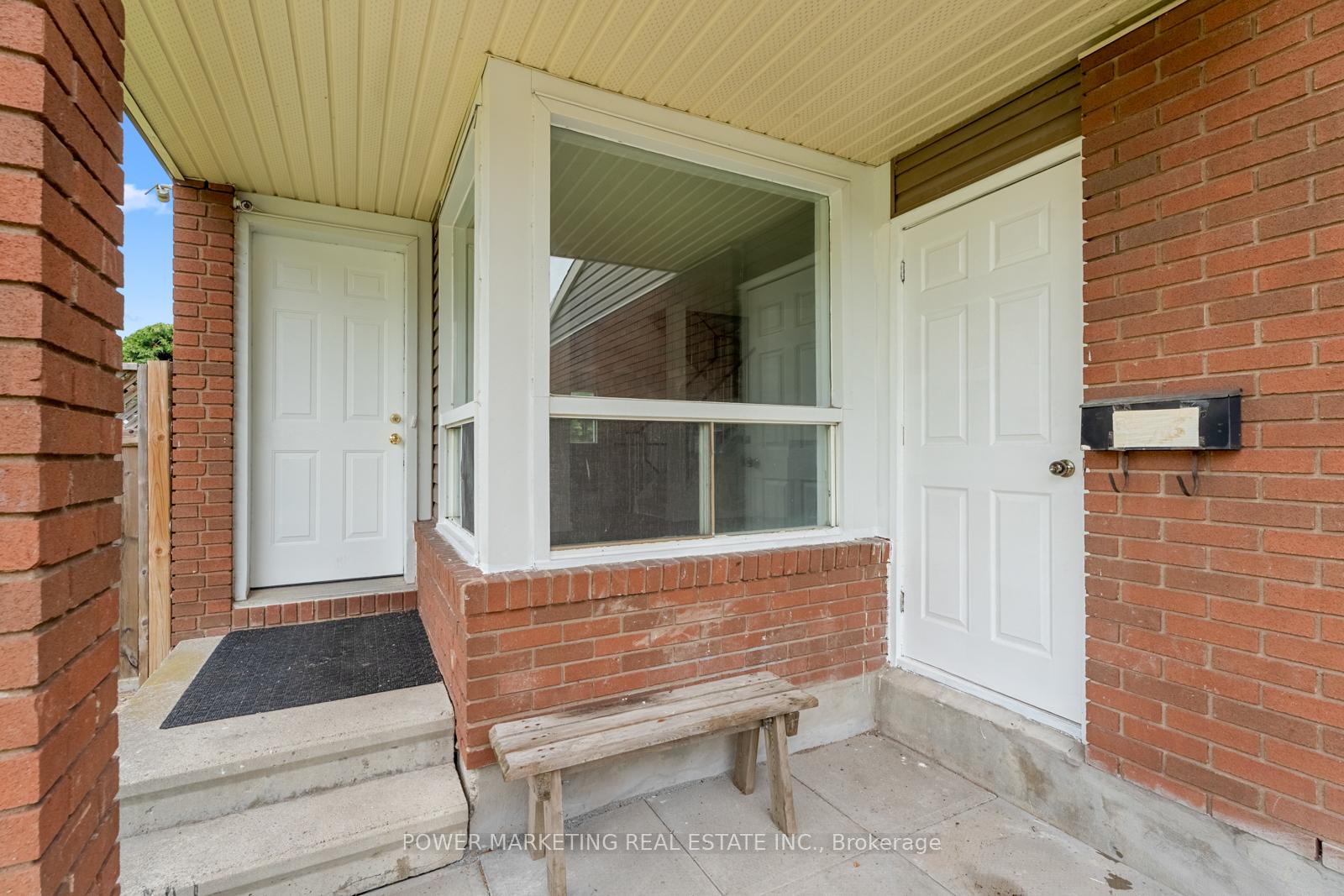 Photo 4 of 1631 Saxony Crescent, Ottawa, Pineview — HOMEH