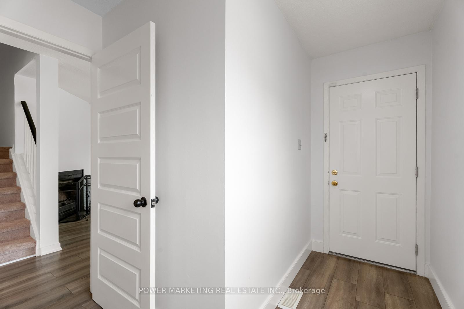 Photo 5 of 1631 Saxony Crescent, Ottawa, Pineview — HOMEH