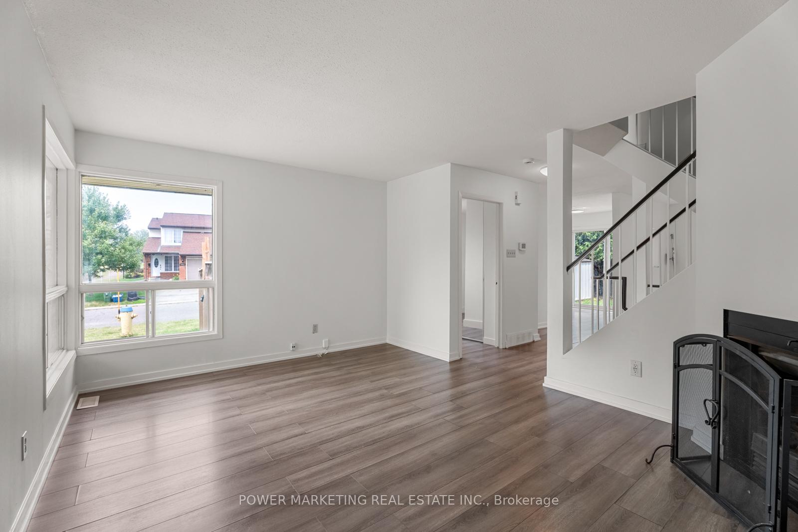 Photo 8 of 1631 Saxony Crescent, Ottawa, Pineview — HOMEH