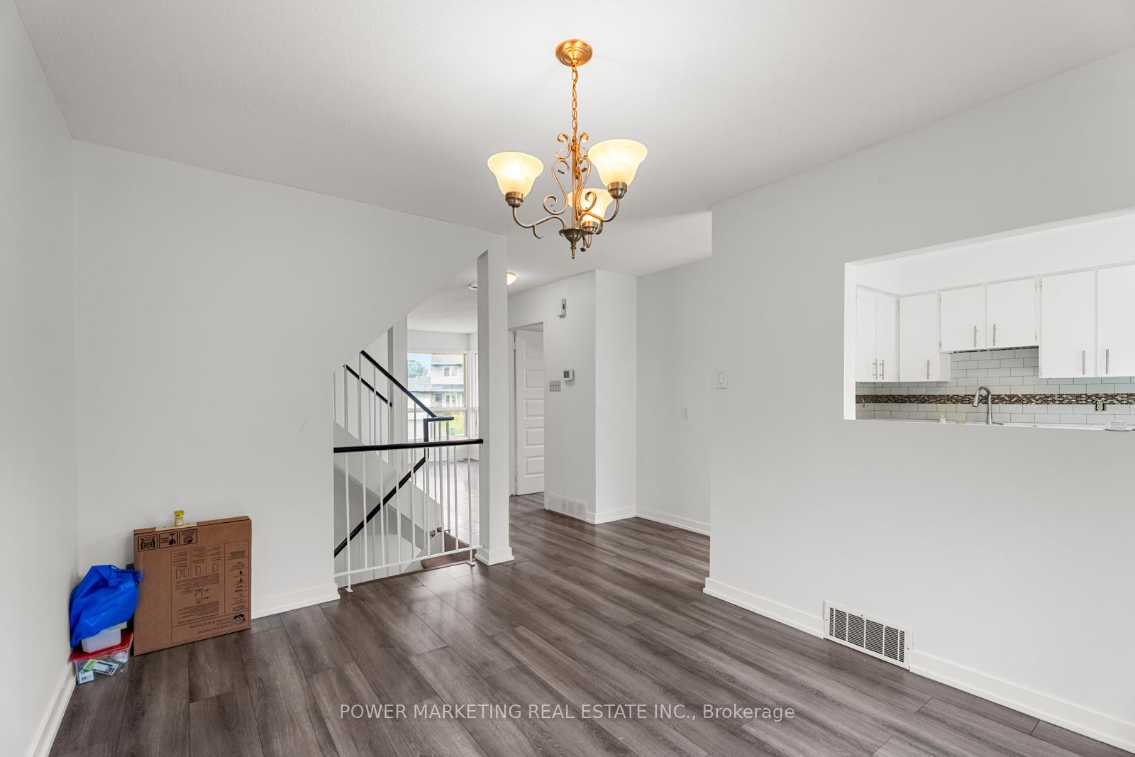 Photo 14 of 1631 Saxony Crescent, Ottawa, Pineview — HOMEH