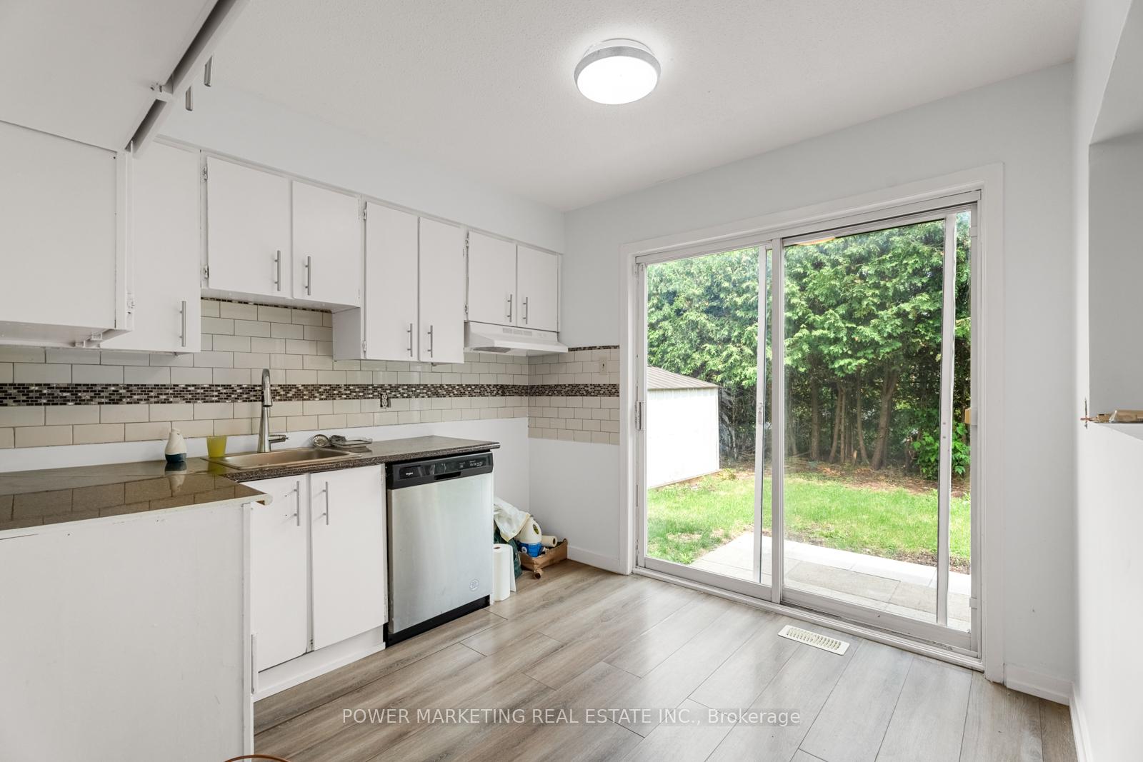 Photo 15 of 1631 Saxony Crescent, Ottawa, Pineview — HOMEH