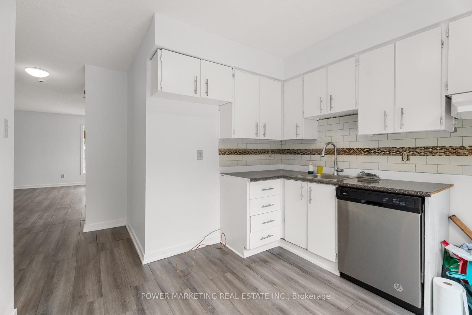 Photo 16 of 1631 Saxony Crescent, Ottawa, Pineview — HOMEH