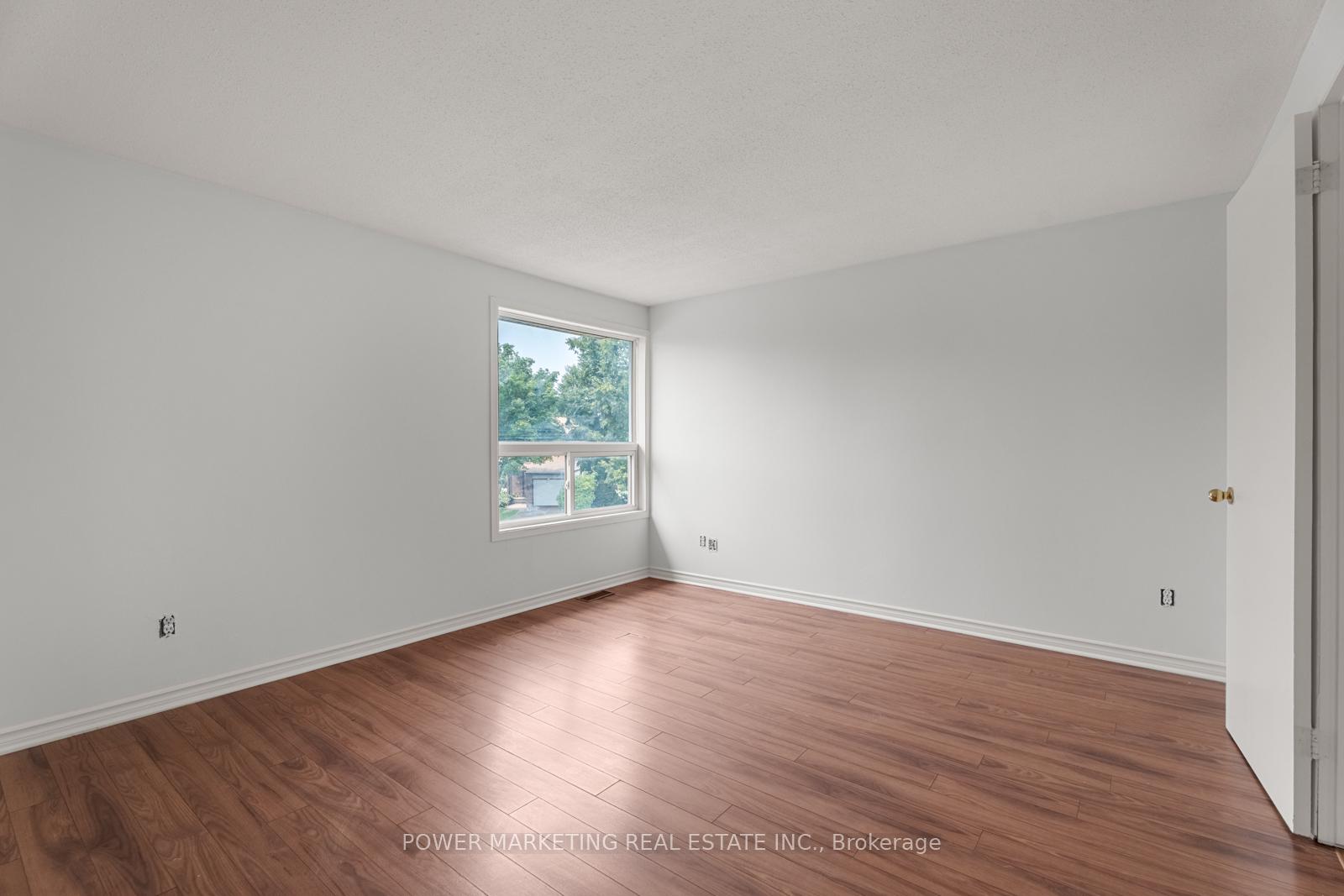Photo 21 of 1631 Saxony Crescent, Ottawa, Pineview — HOMEH